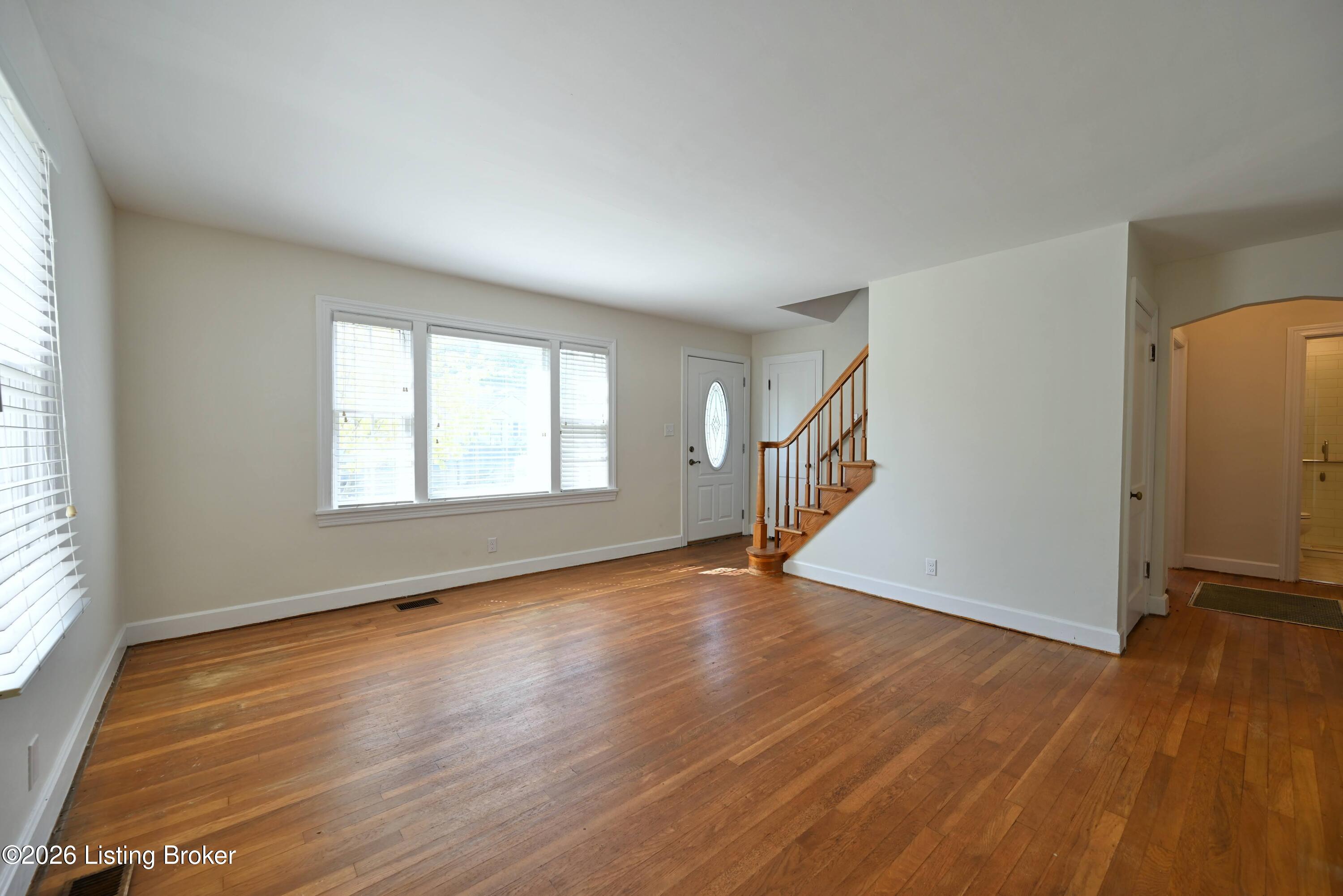 309 Inverness Ave Property Photo 4