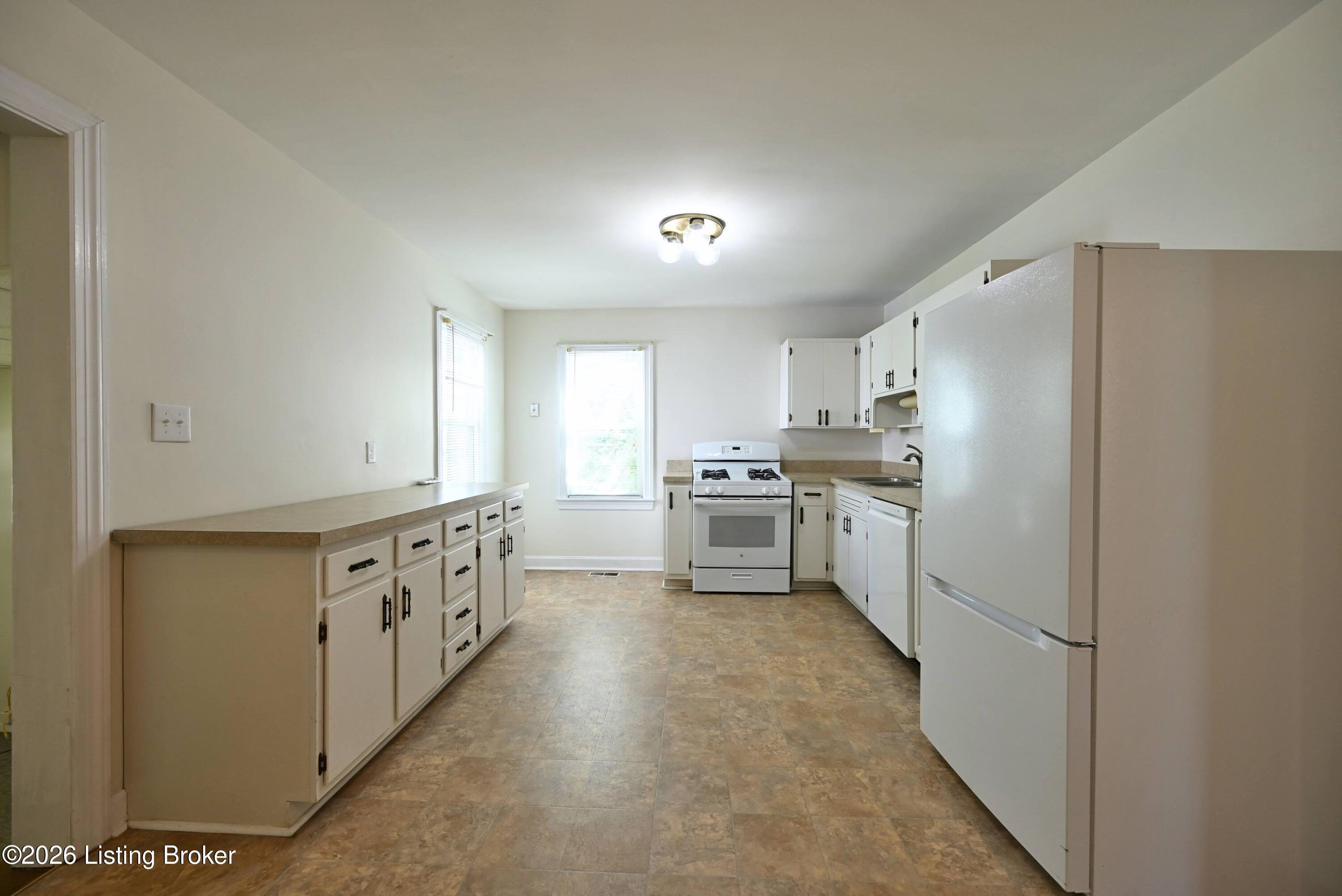 309 Inverness Ave Property Photo 7