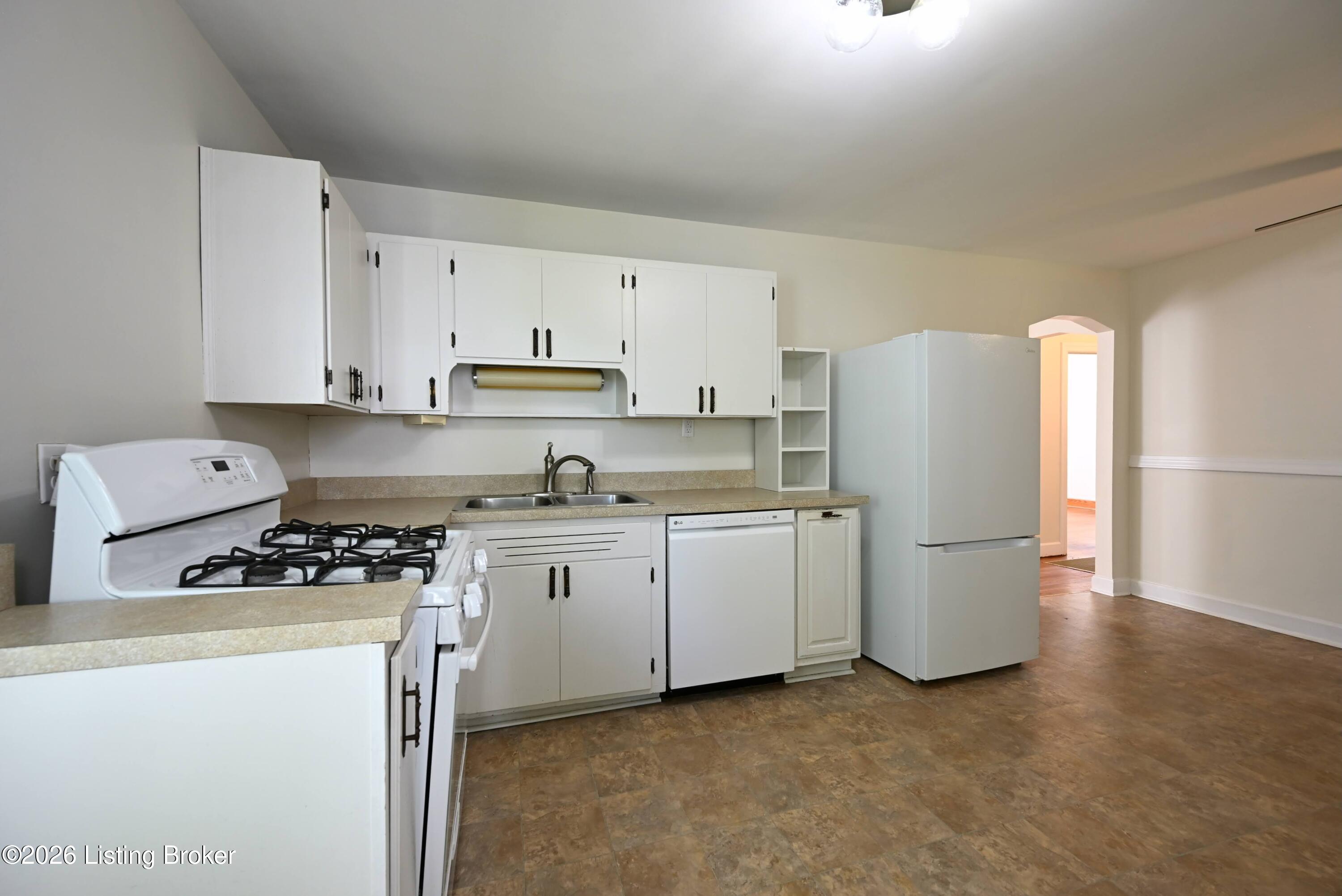 309 Inverness Ave Property Photo 10