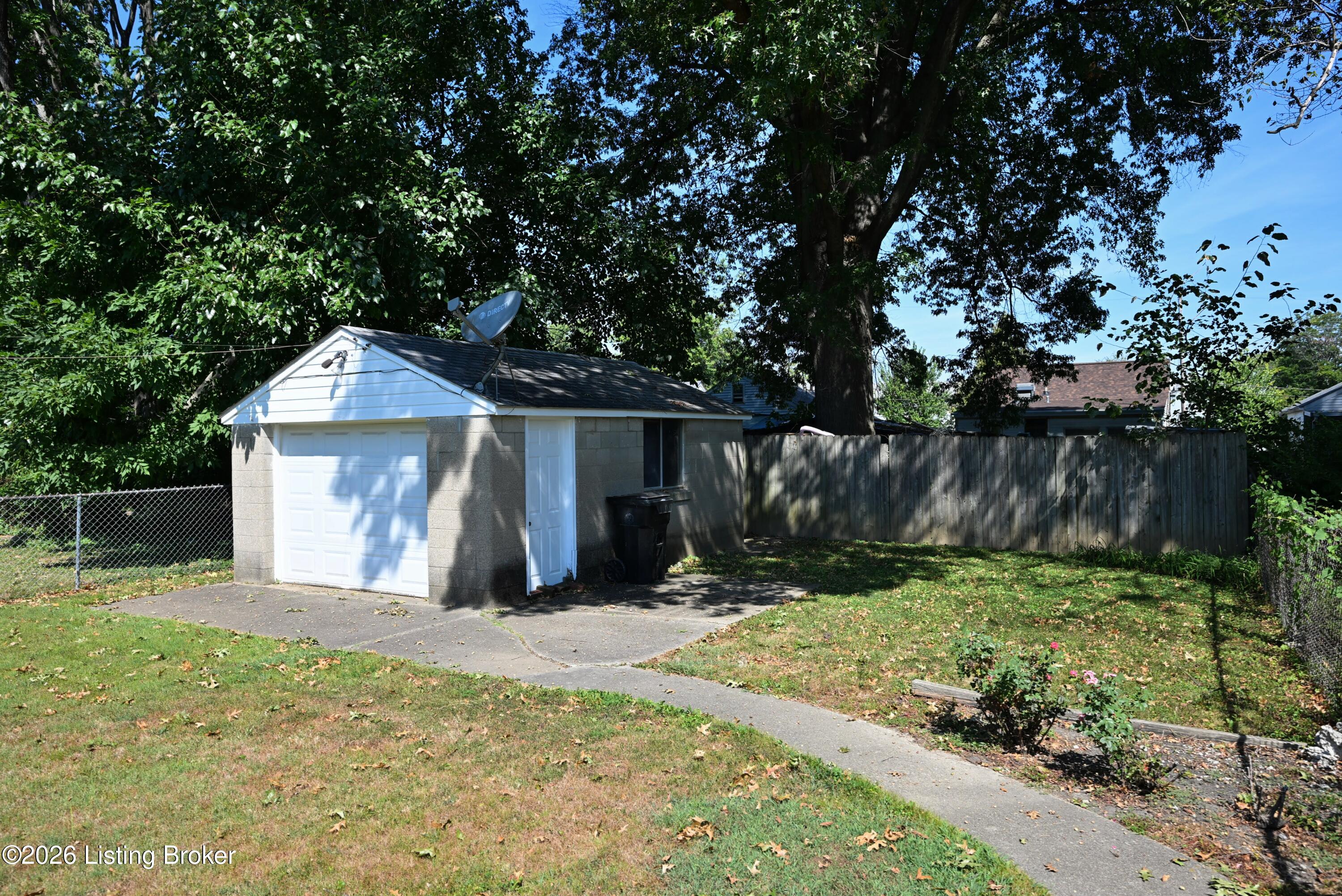 309 Inverness Ave Property Photo 35