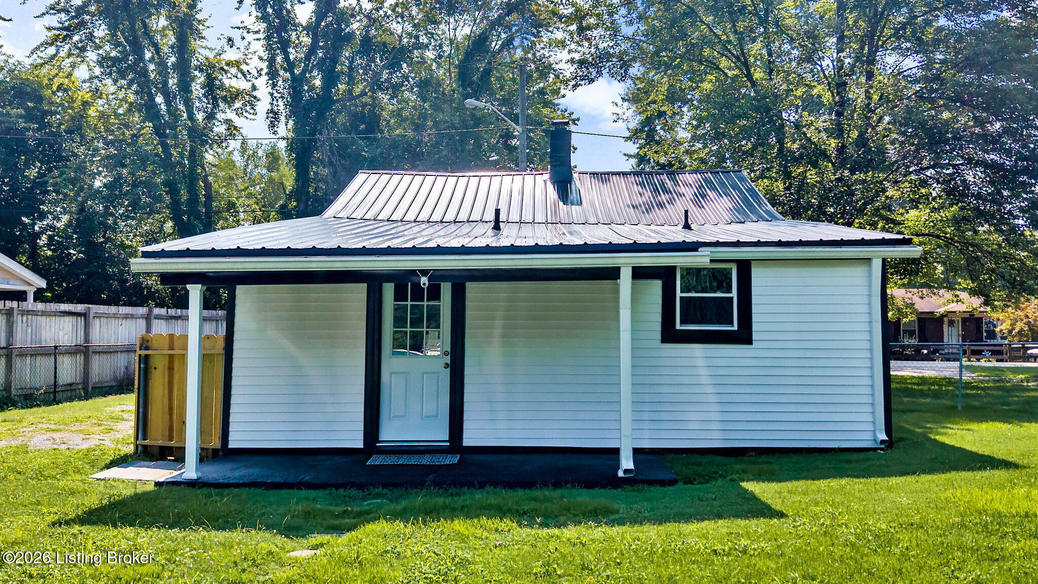 6674 Rutledge Rd Property Photo 4