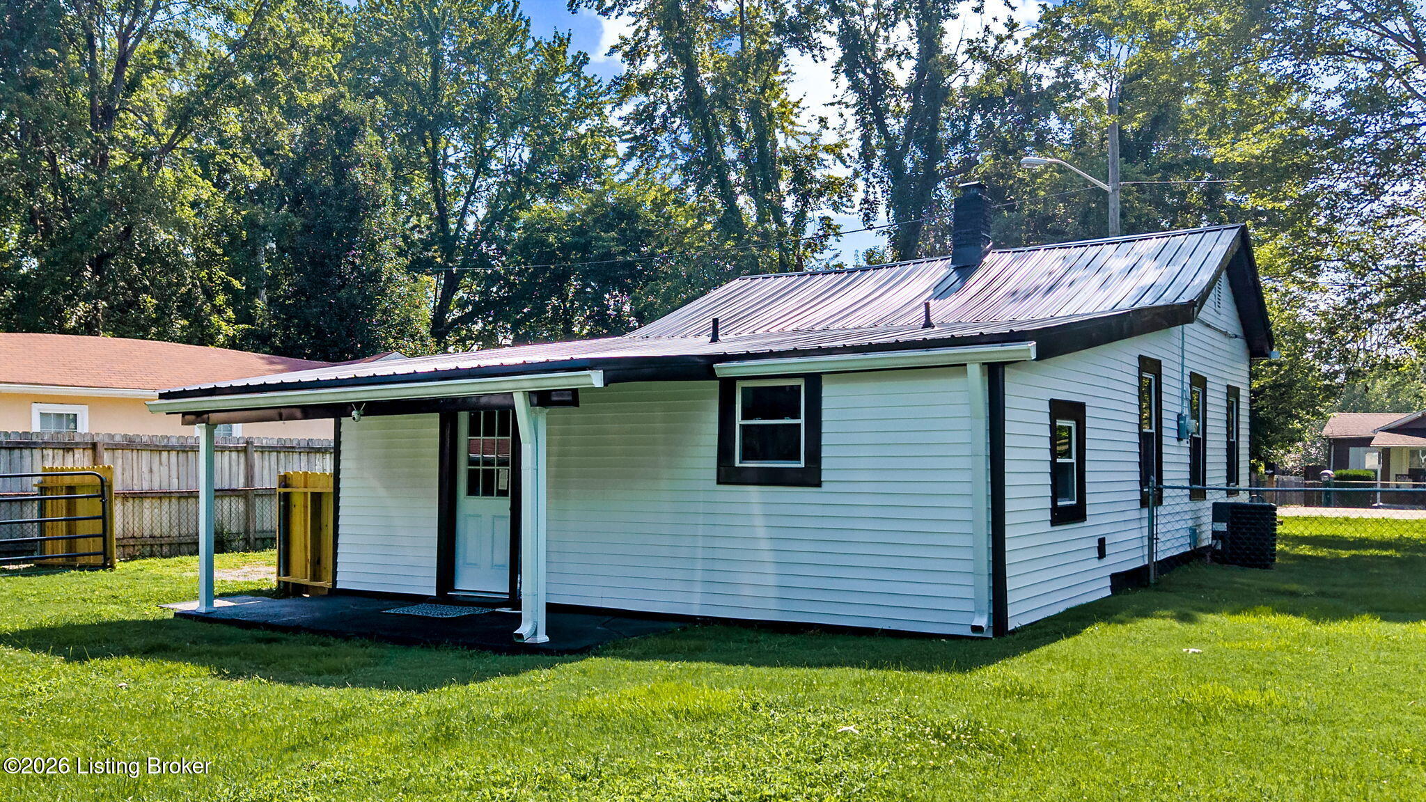 6674 Rutledge Rd Property Photo 6