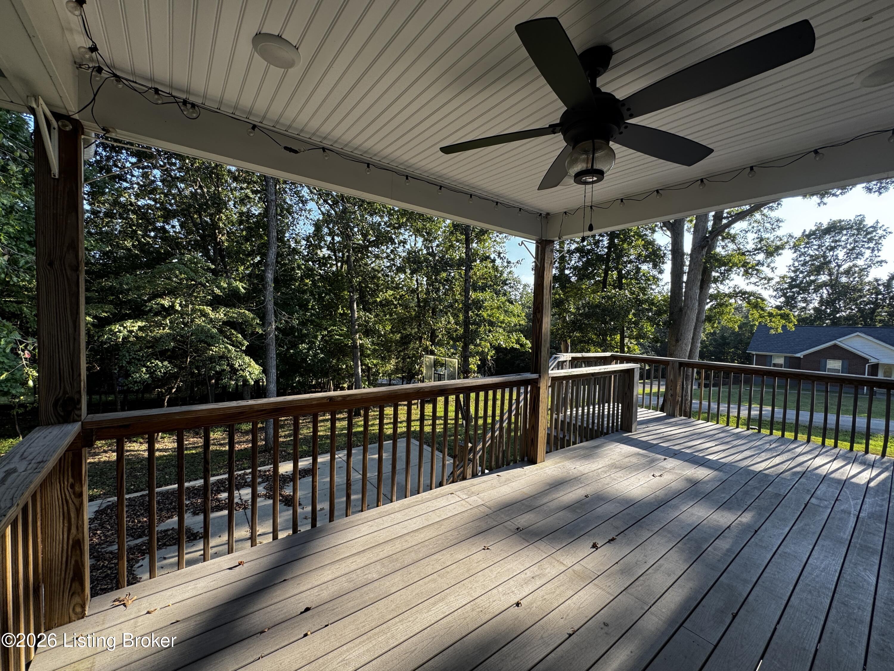 649 Fairway Dr Property Photo 2