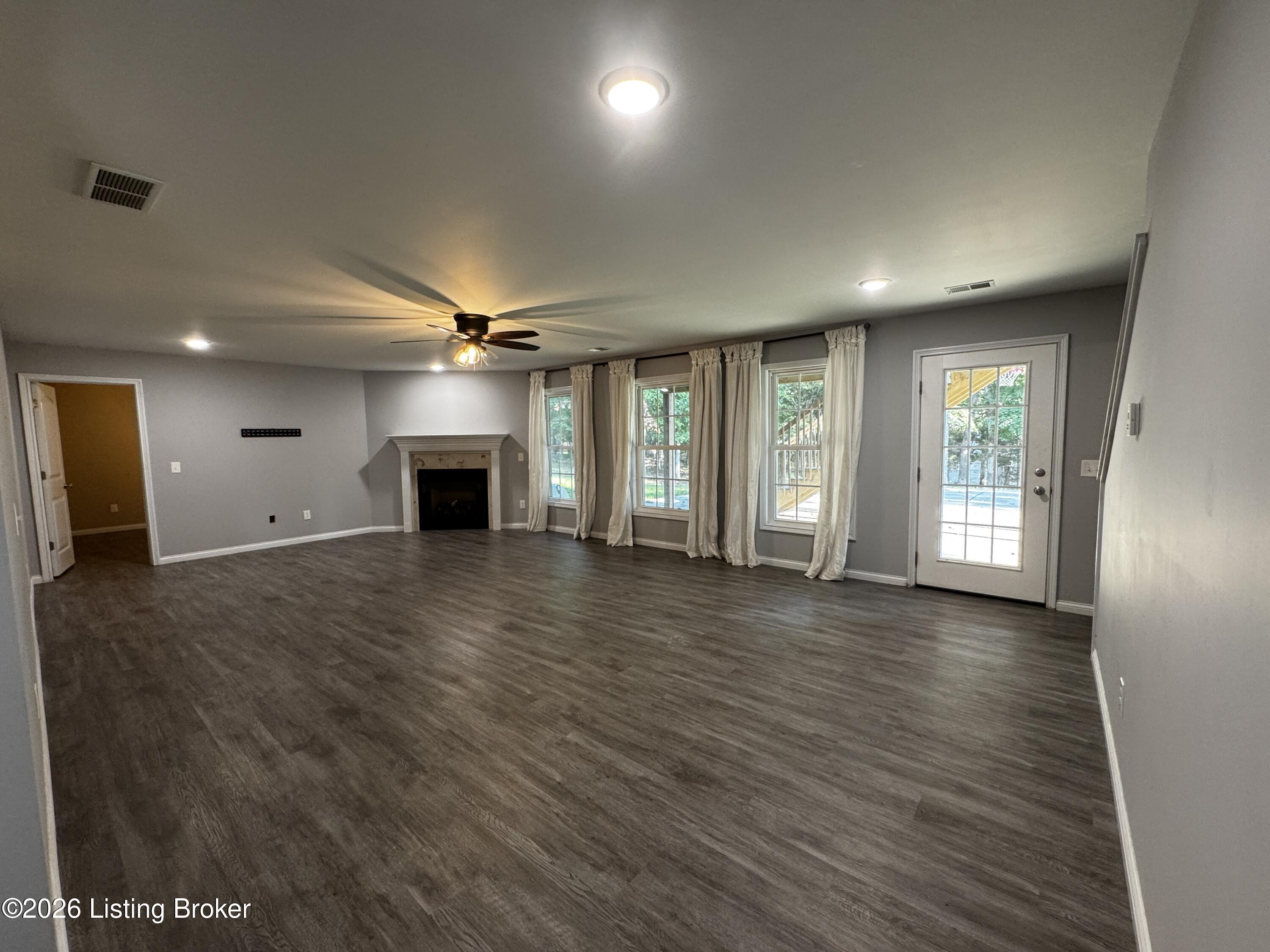 649 Fairway Dr Property Photo 20