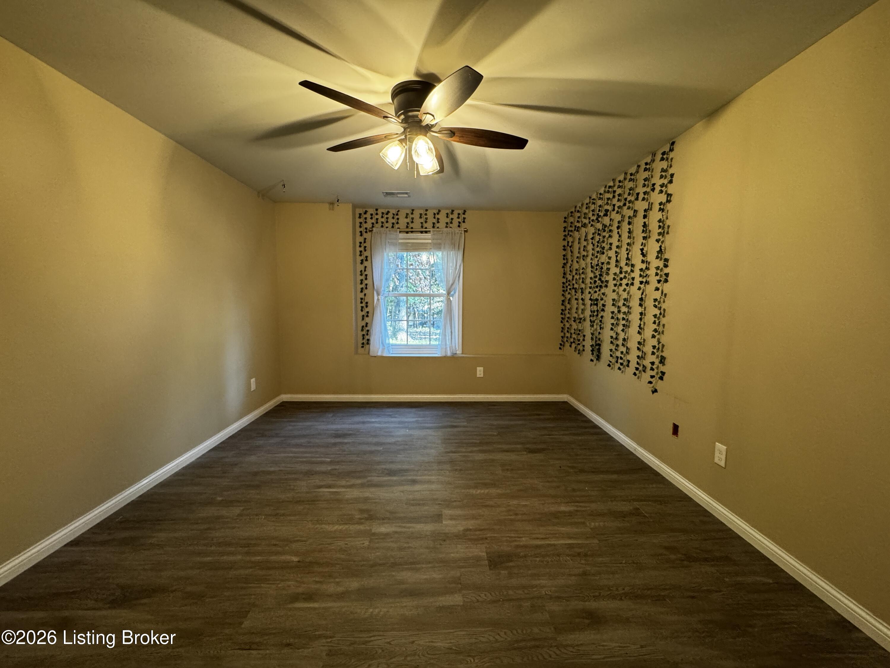 649 Fairway Dr Property Photo 26