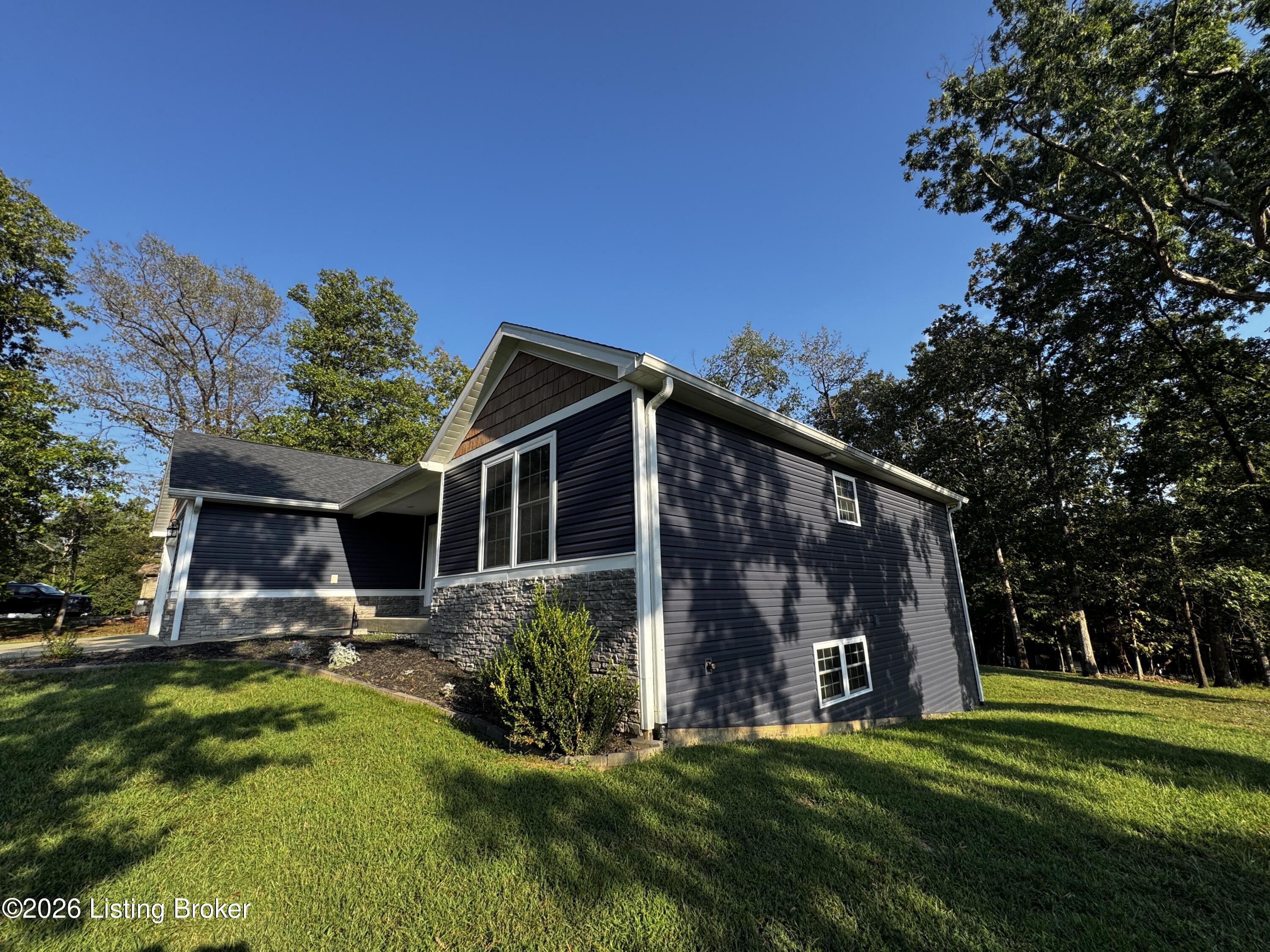 649 Fairway Dr Property Photo 28