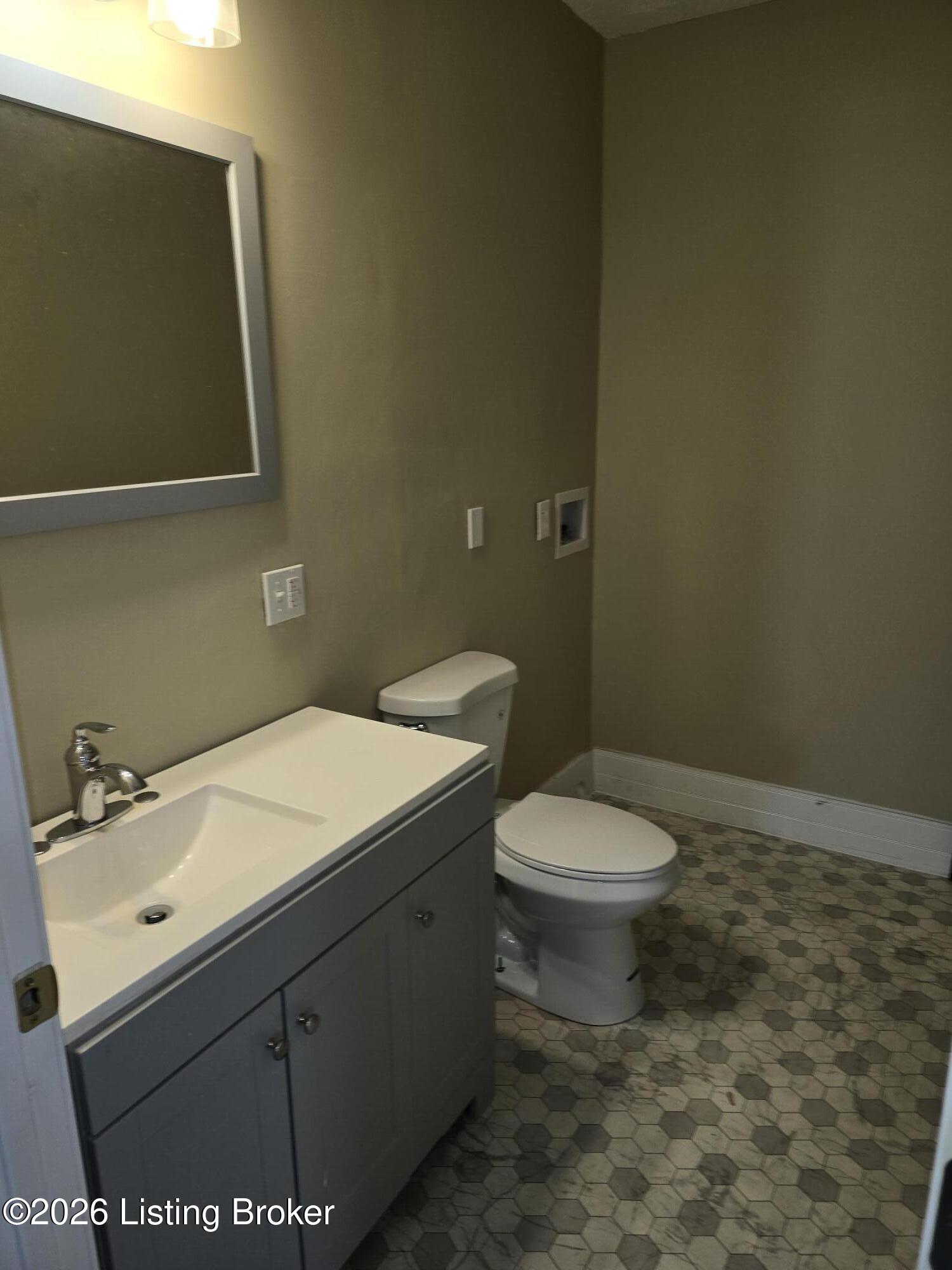 1278 S Jackson St Property Photo 8