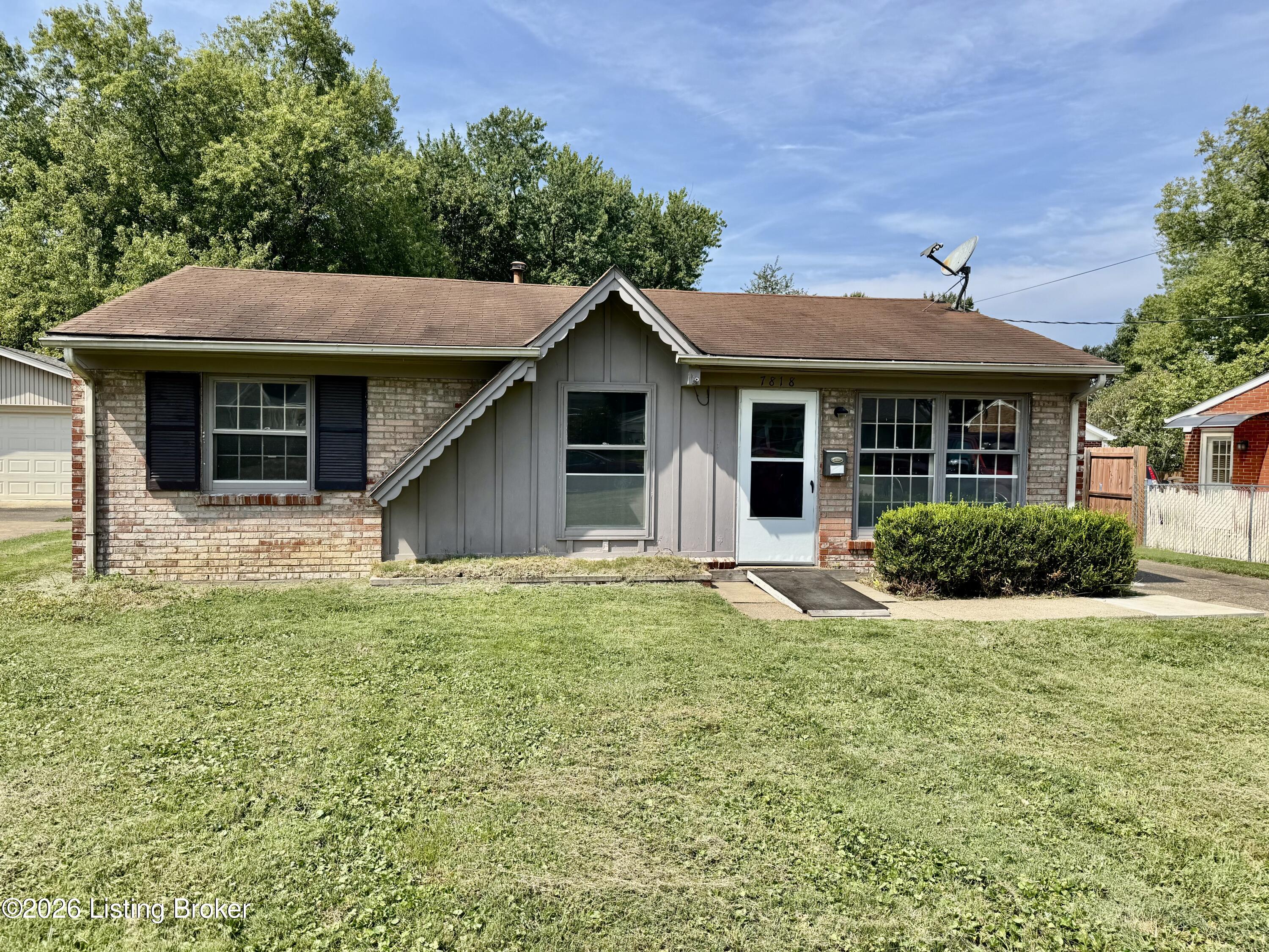 7818 Bramble Ln Property Photo 2
