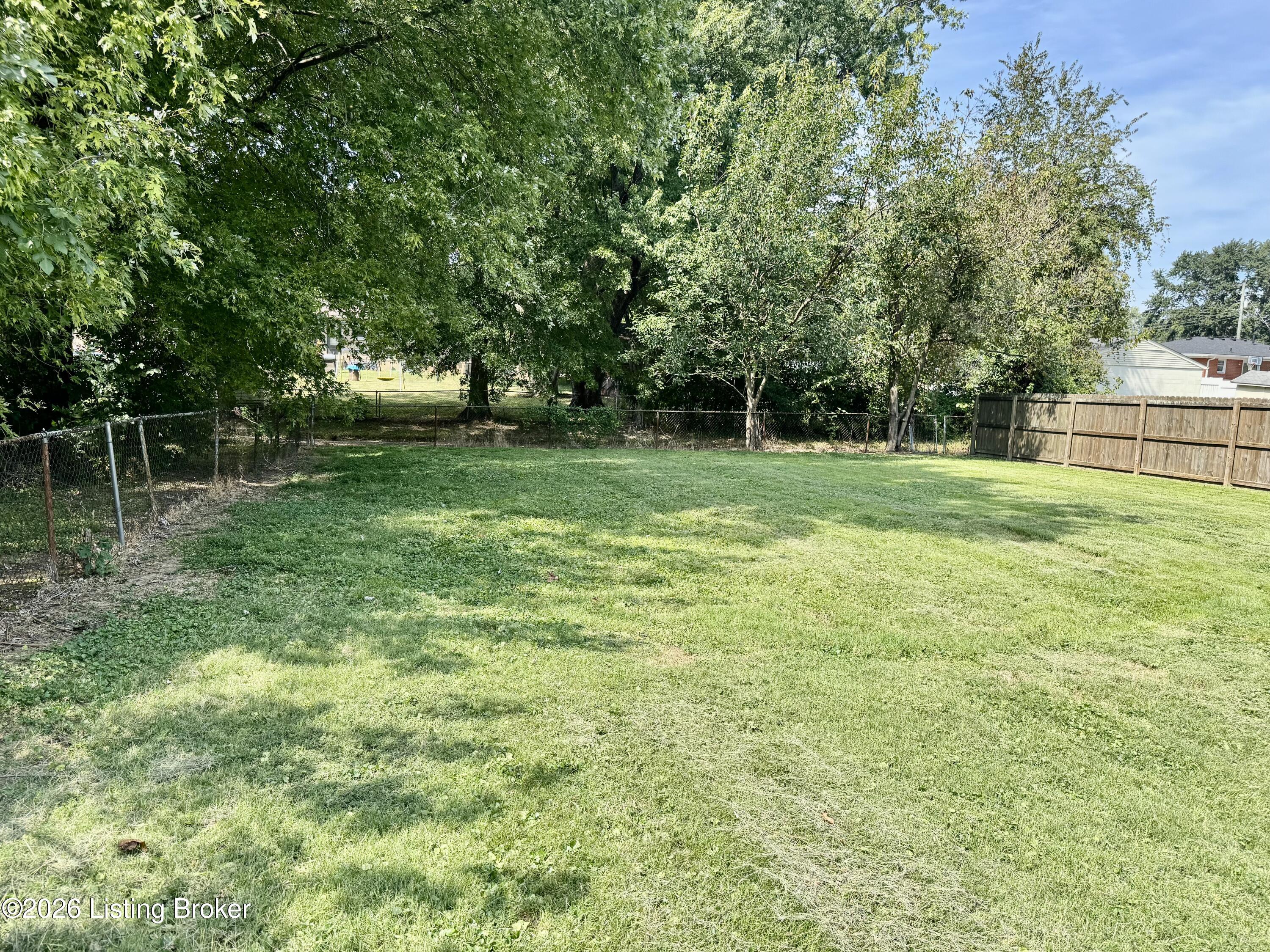 7818 Bramble Ln Property Photo 25