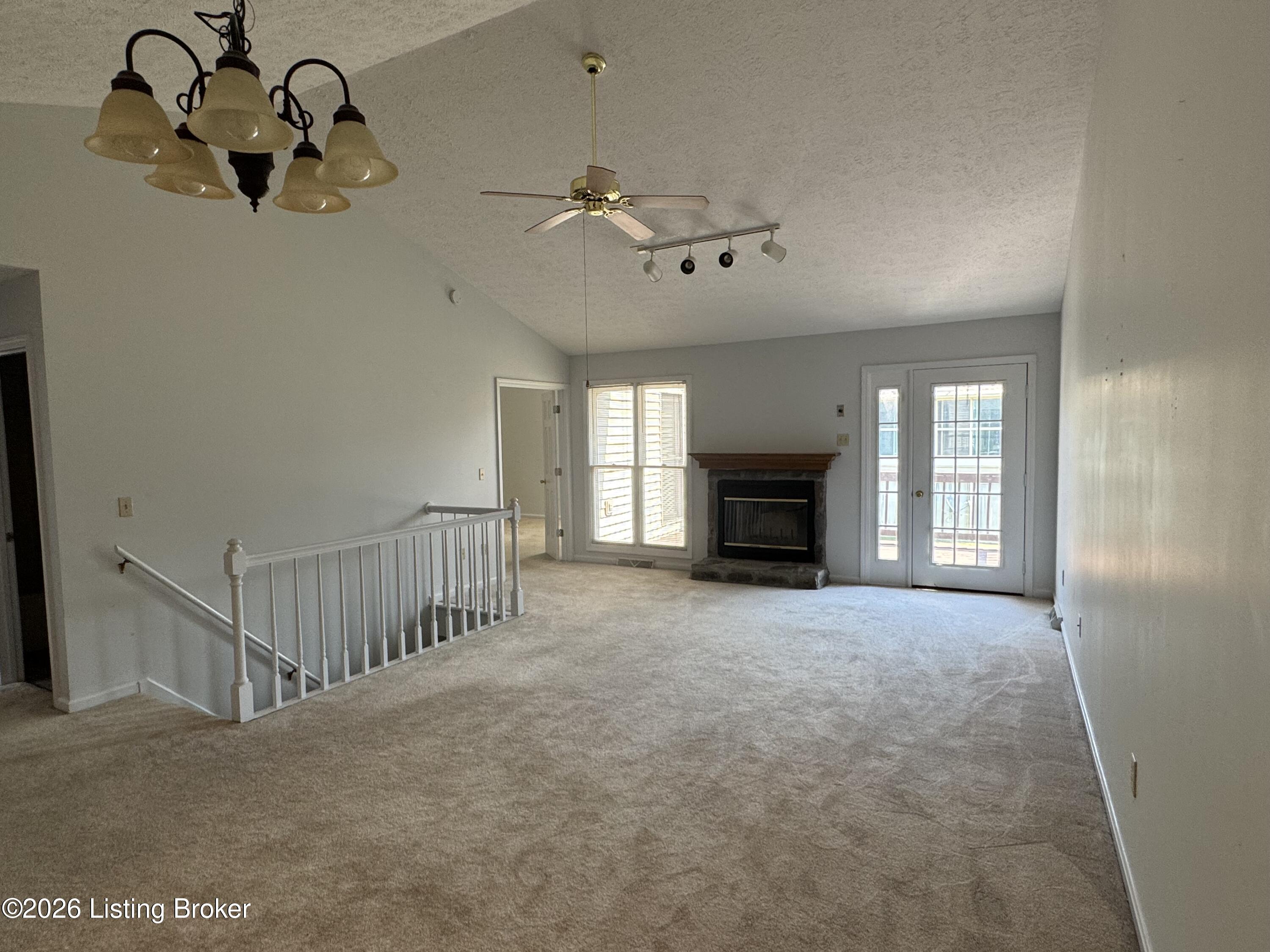 482 Mulberry St Apt C Property Photo 3