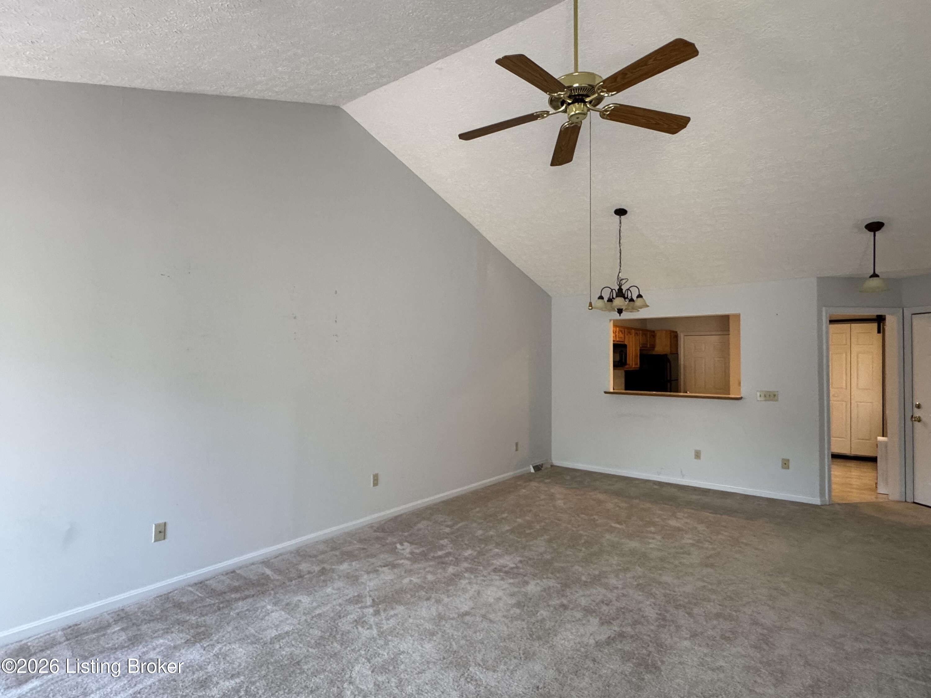 482 Mulberry St Apt C Property Photo 4
