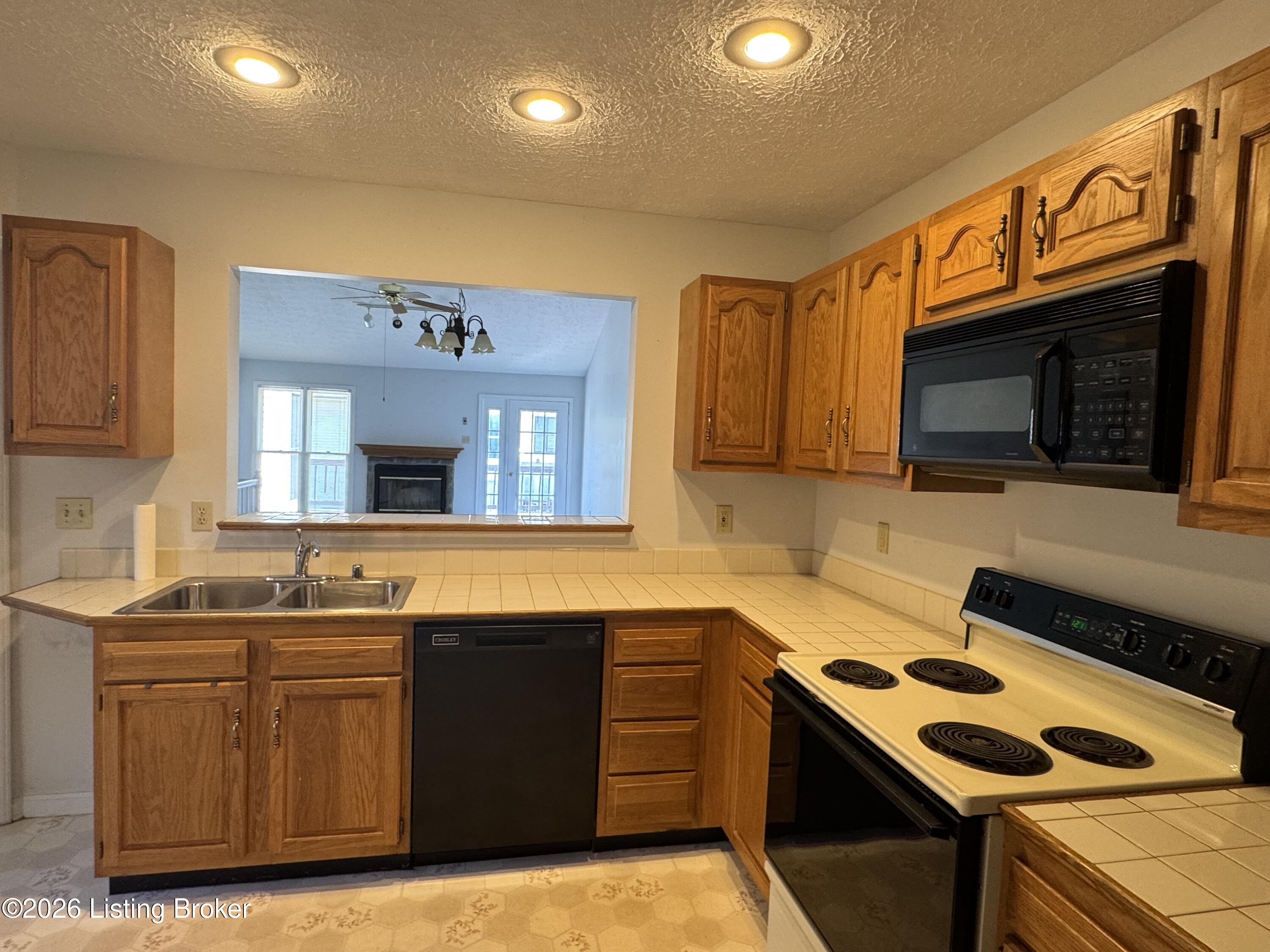 482 Mulberry St Apt C Property Photo 8