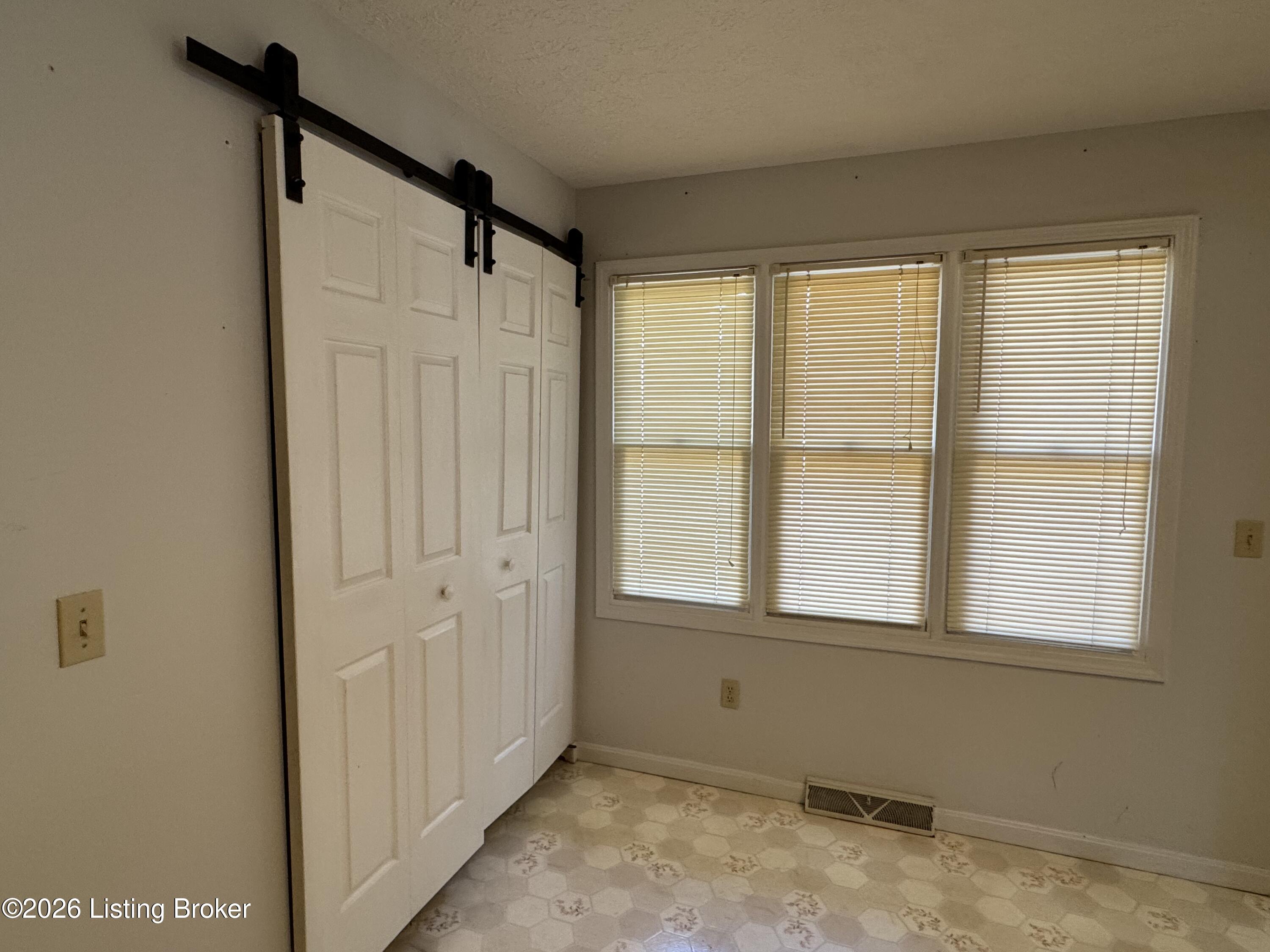 482 Mulberry St Apt C Property Photo 9