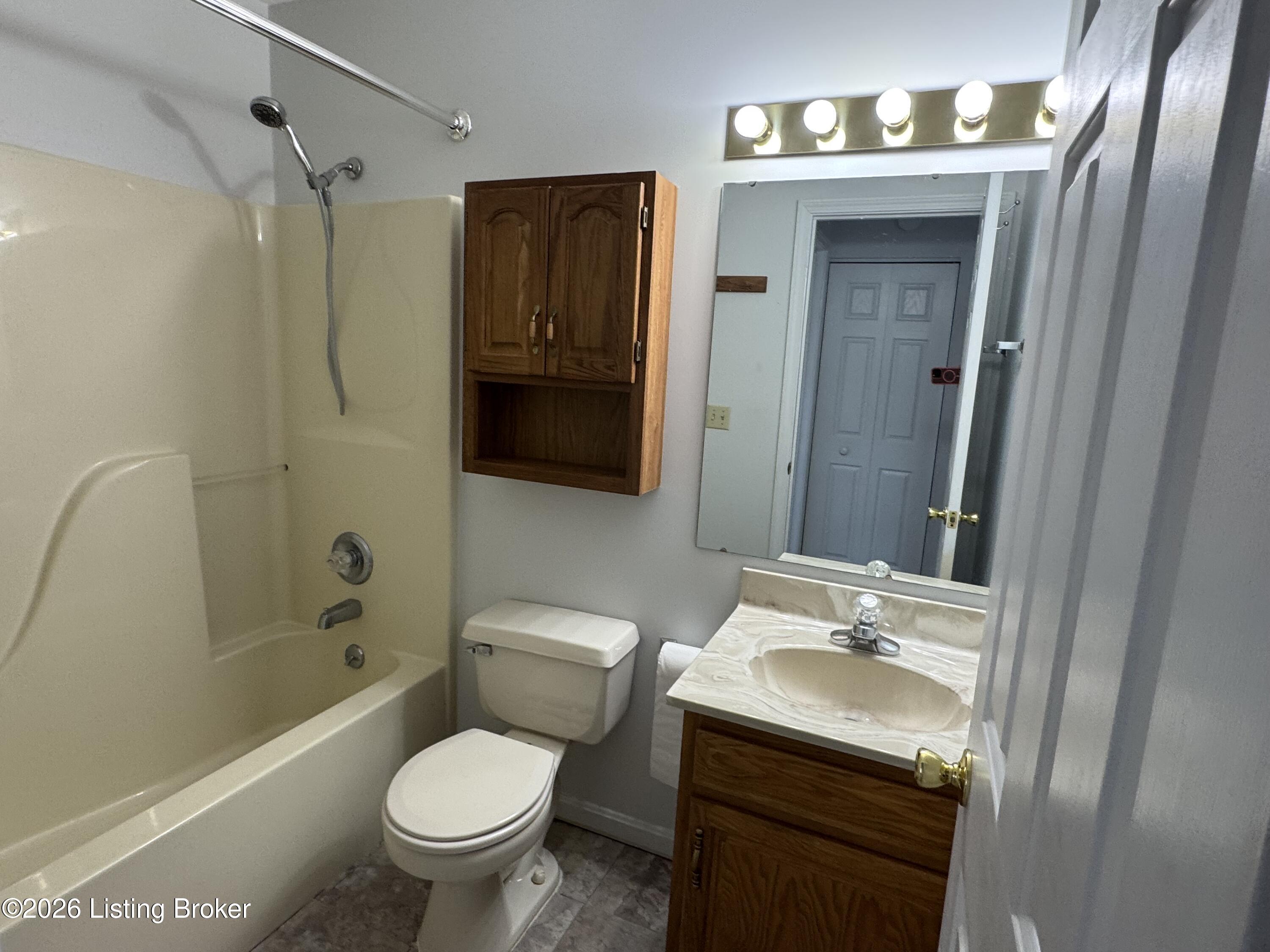 482 Mulberry St Apt C Property Photo 13