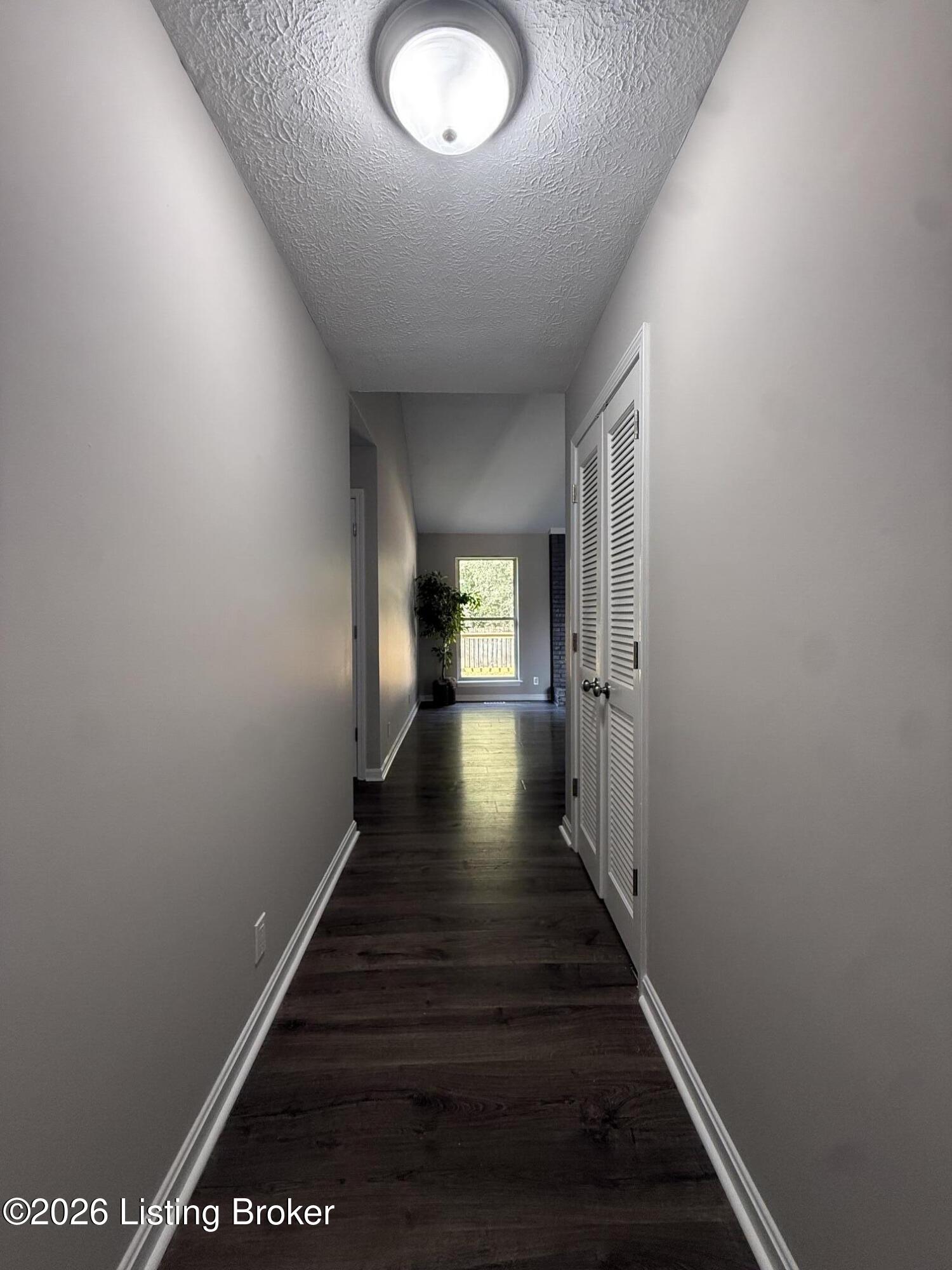 196 Love Ave Property Photo 3