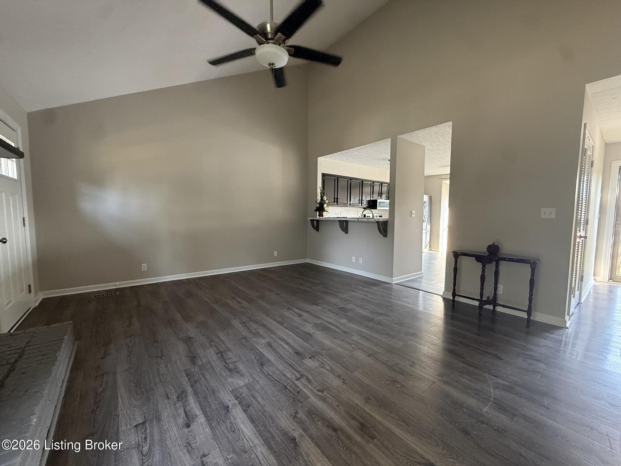 196 Love Ave Property Photo 7