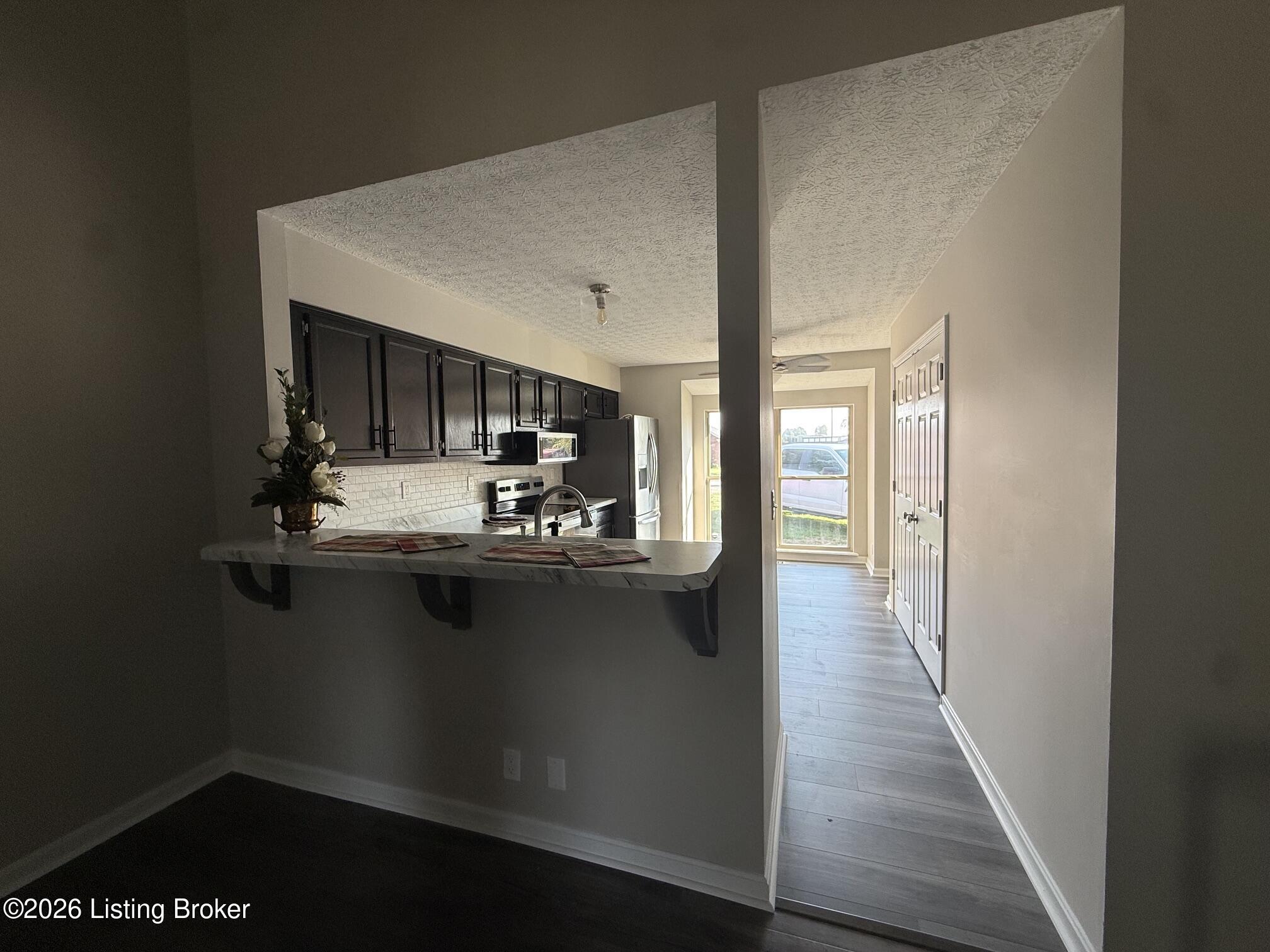 196 Love Ave Property Photo 8