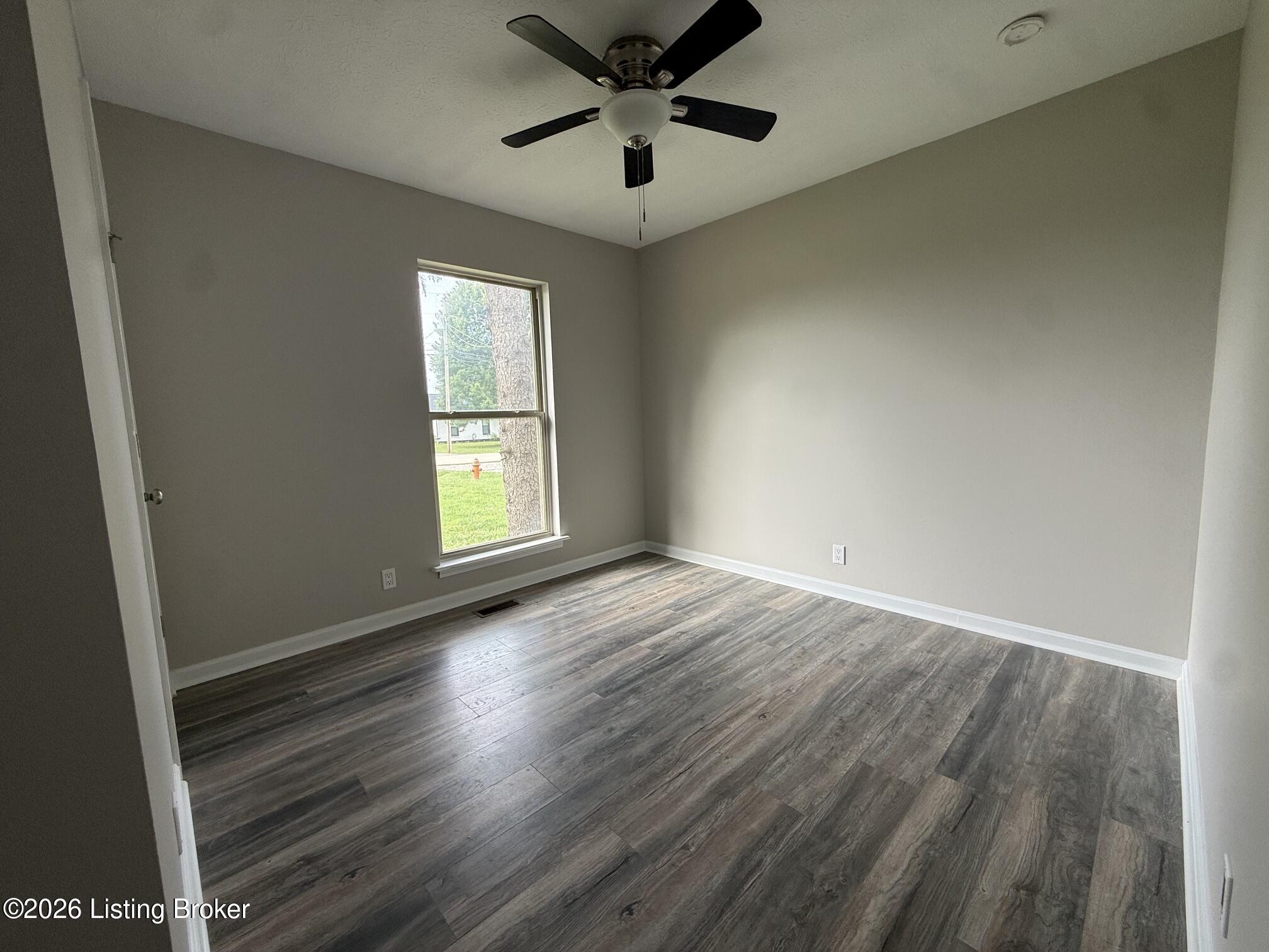 196 Love Ave Property Photo 17