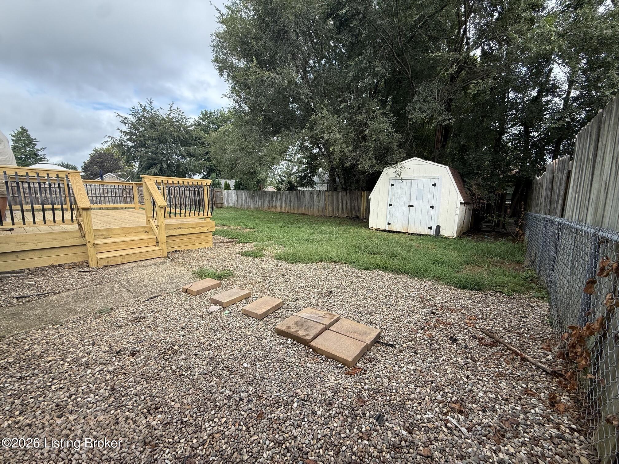 196 Love Ave Property Photo 26