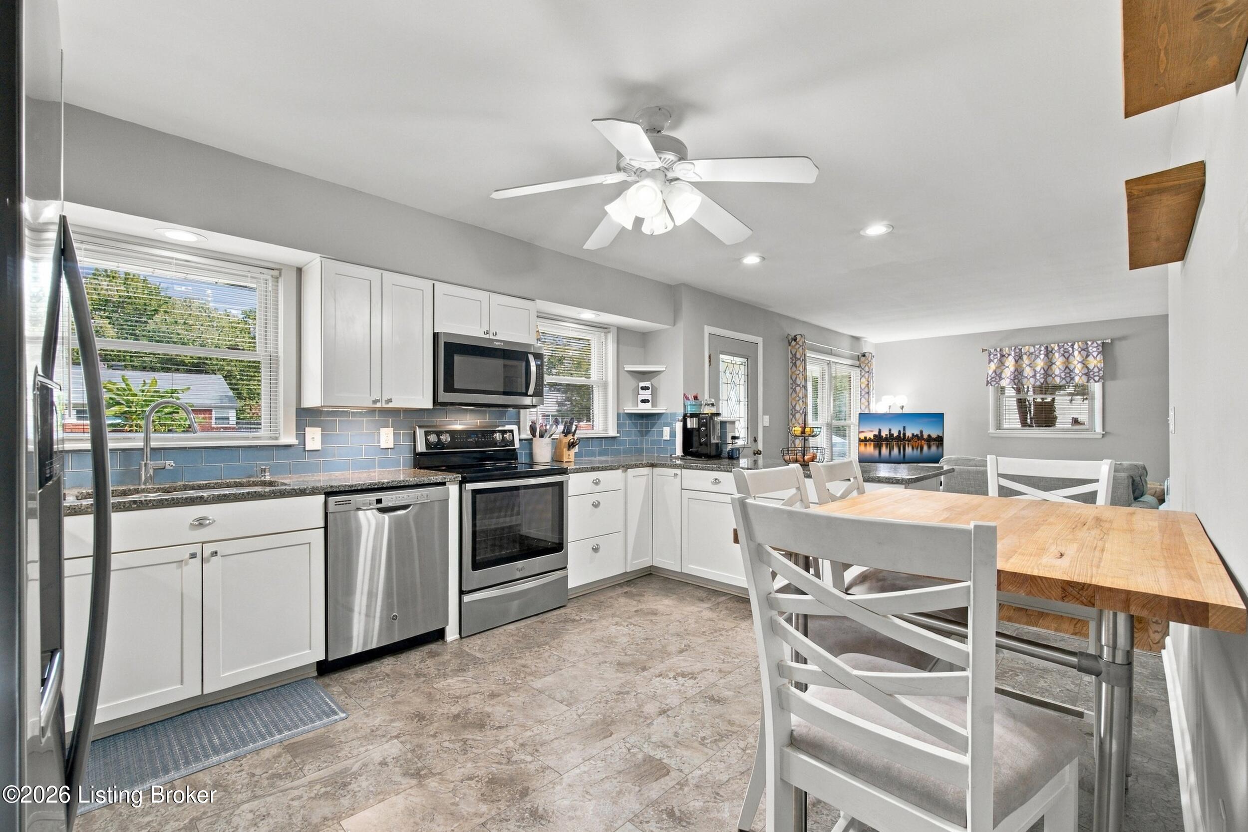 3738 Rouge Way Property Photo 10
