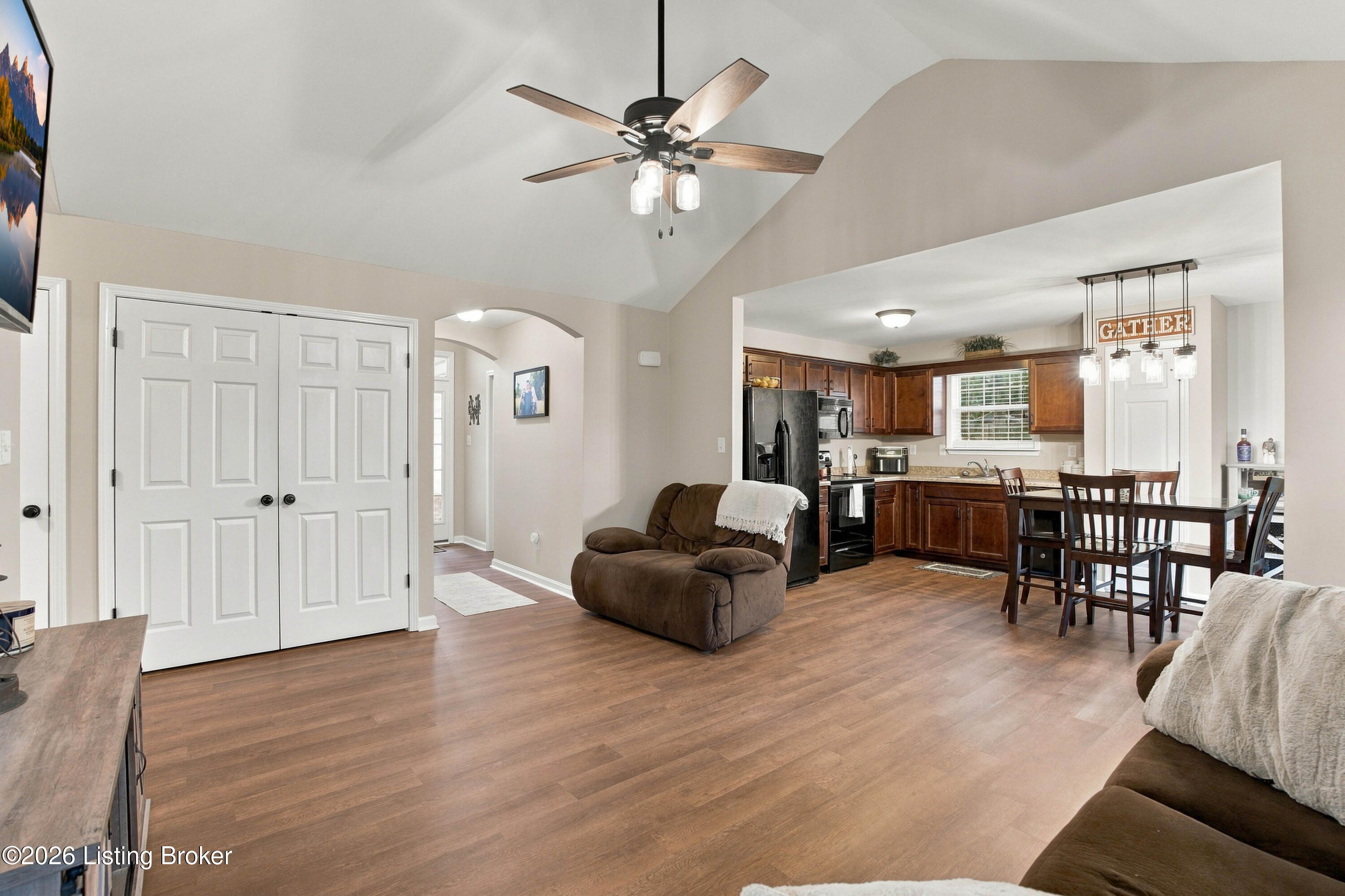 1012 Bogard Ln Property Photo 9