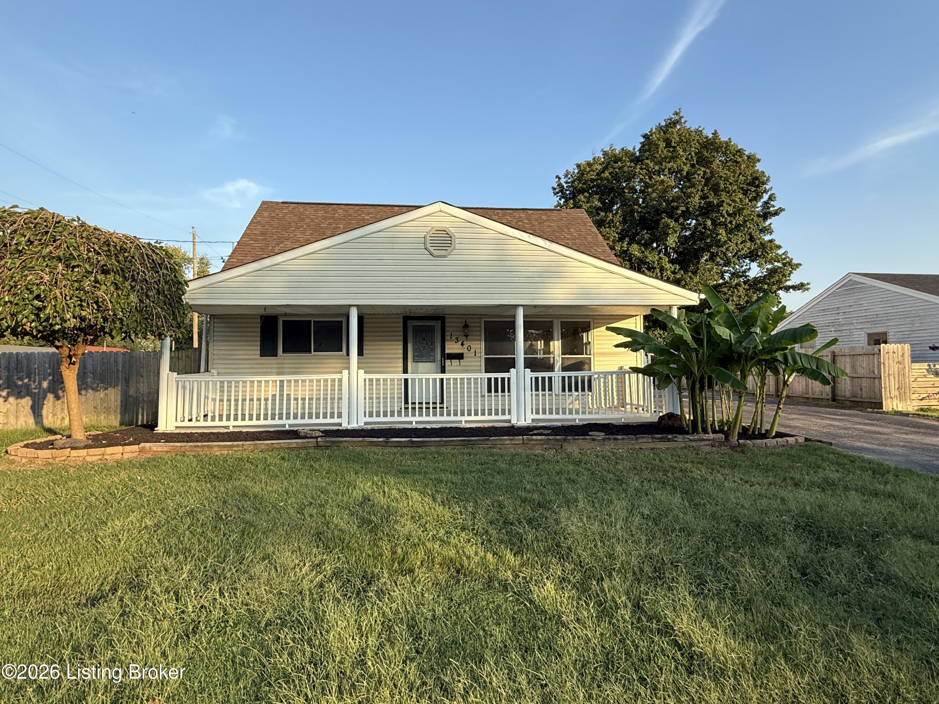 13401 Kinross Blvd Property Photo 2