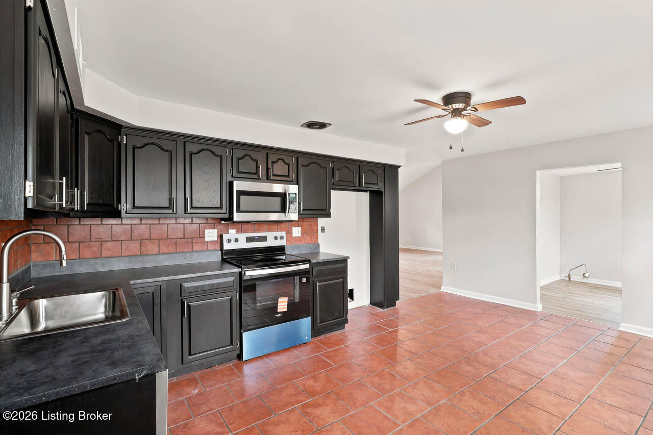 13401 Kinross Blvd Property Photo 27