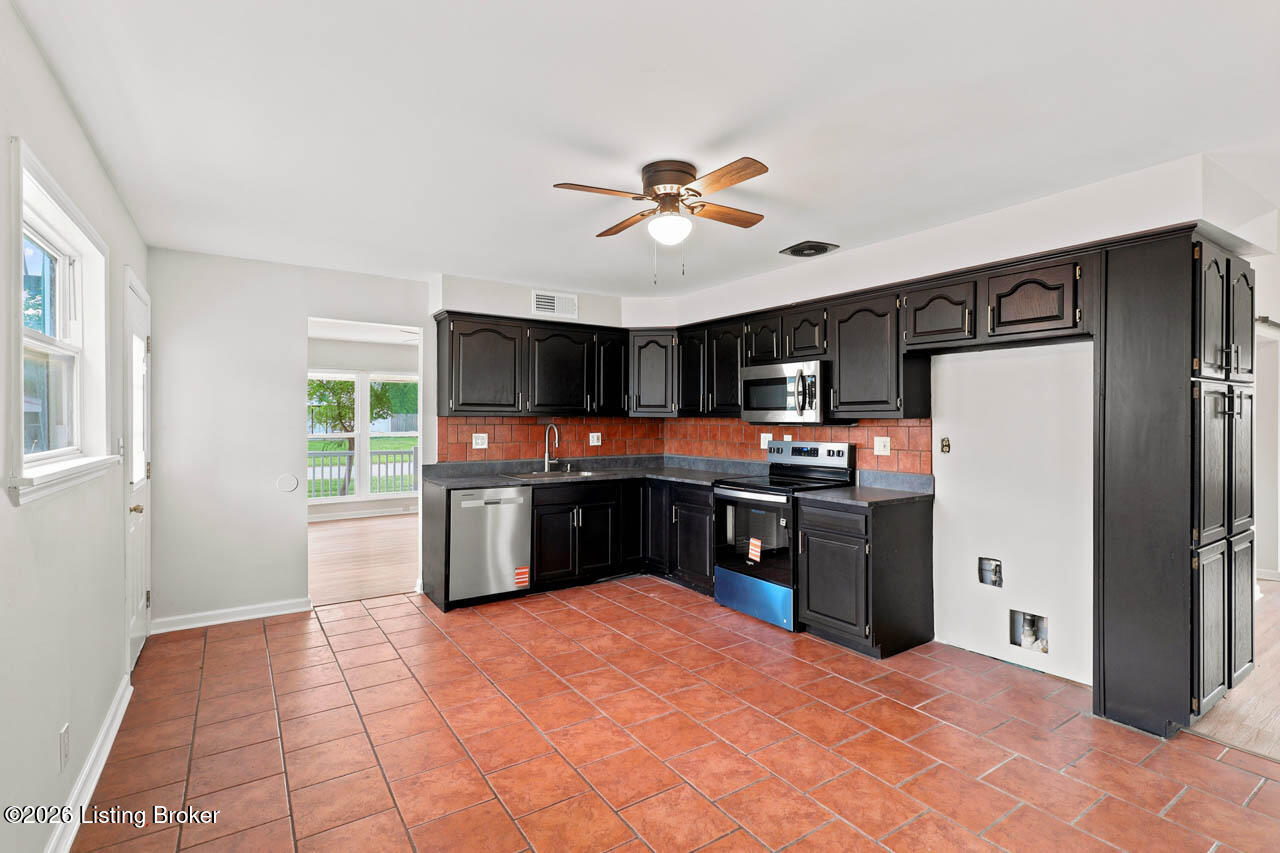 13401 Kinross Blvd Property Photo 29