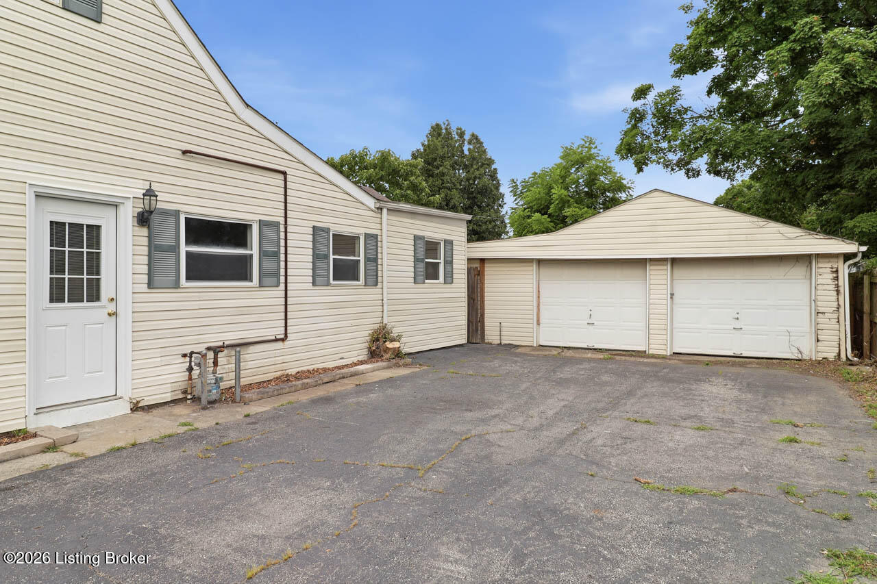 13401 Kinross Blvd Property Photo 52
