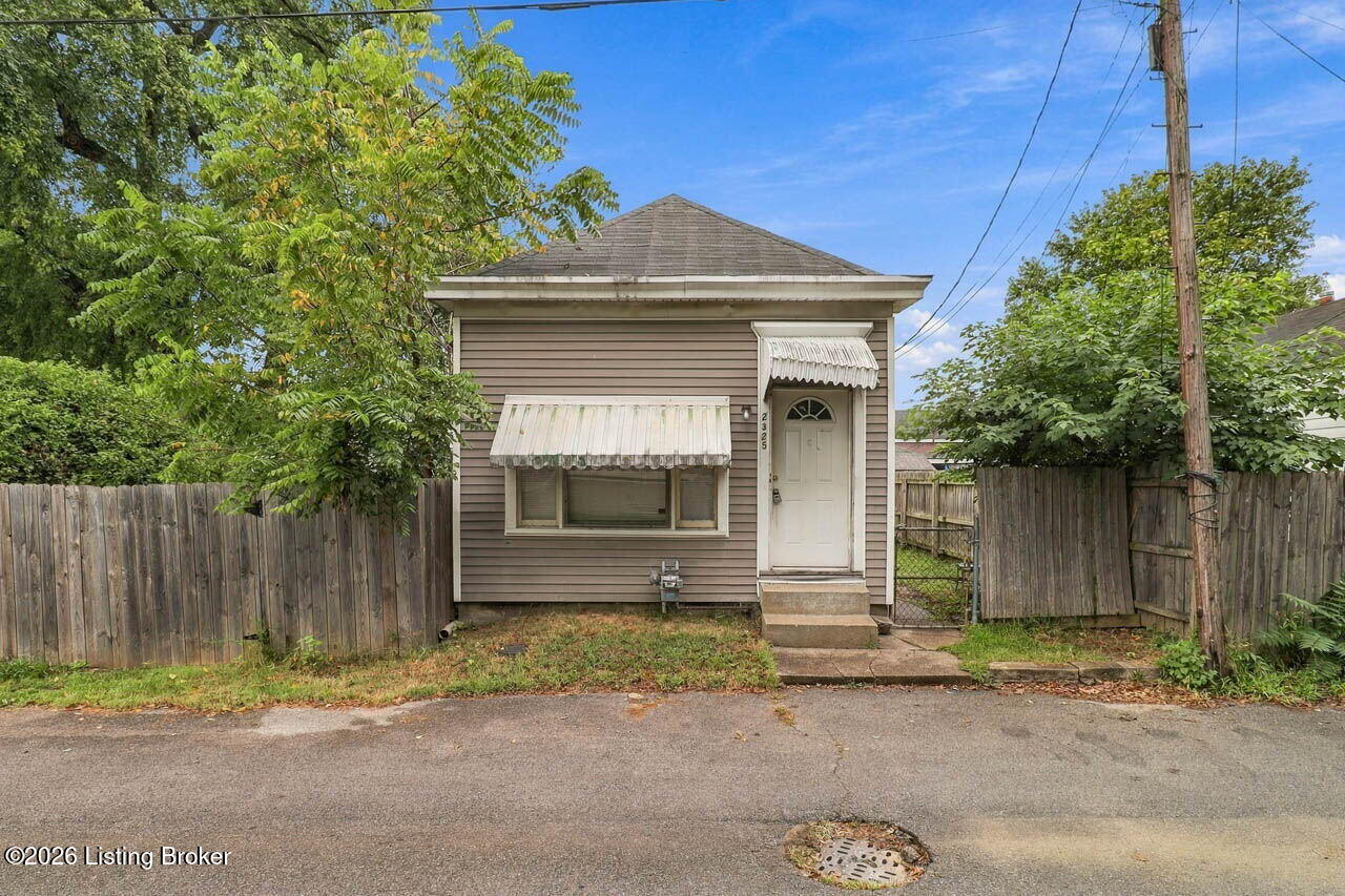 2325 Garfield Ave Property Photo 2