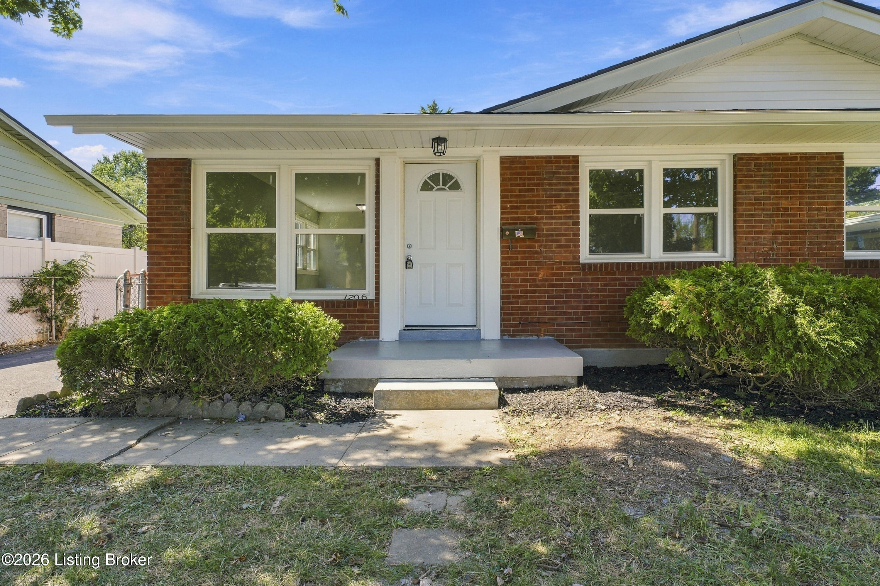 1206 Fairland Pl Property Photo 3
