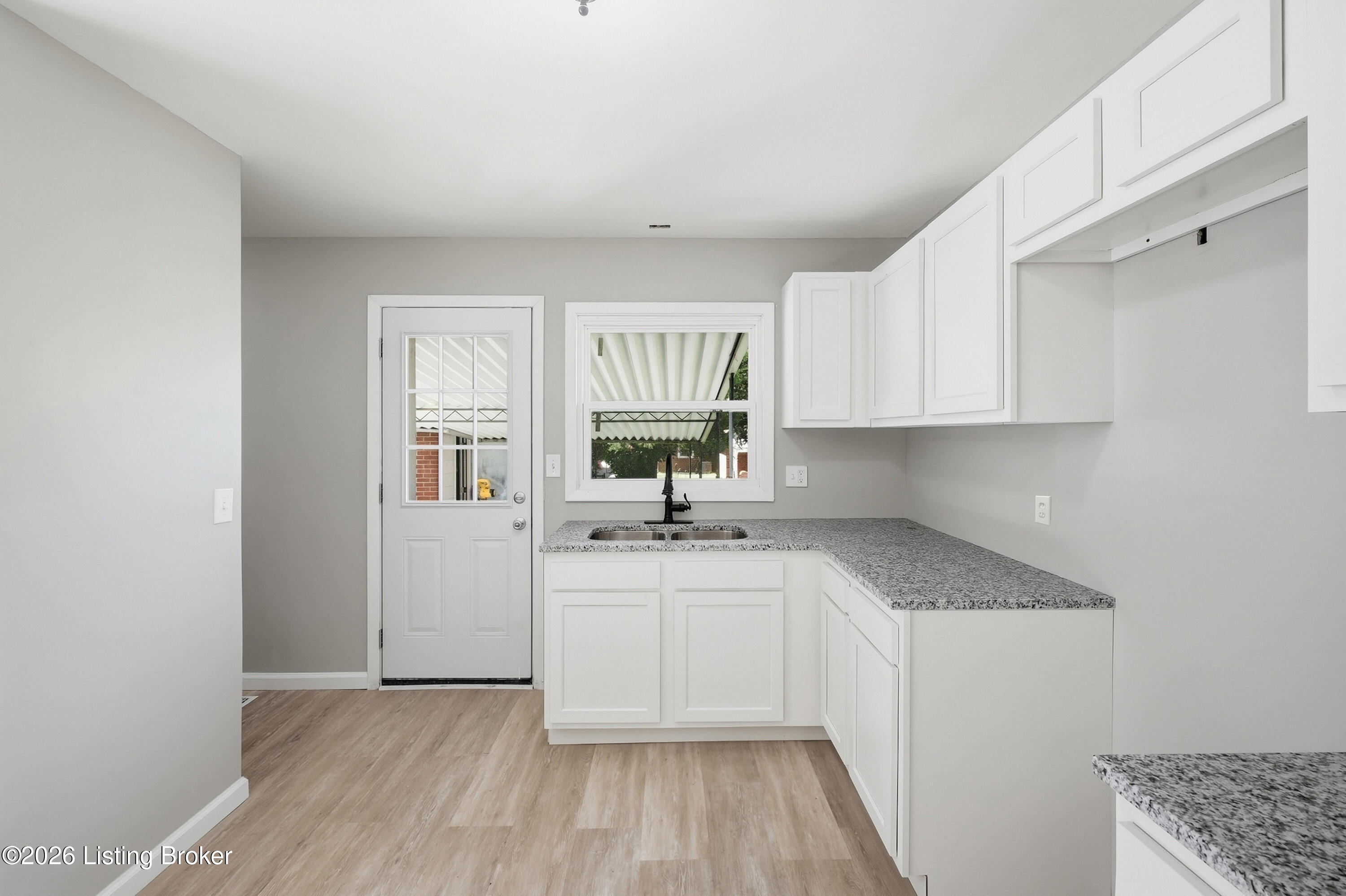 1206 Fairland Pl Property Photo 10