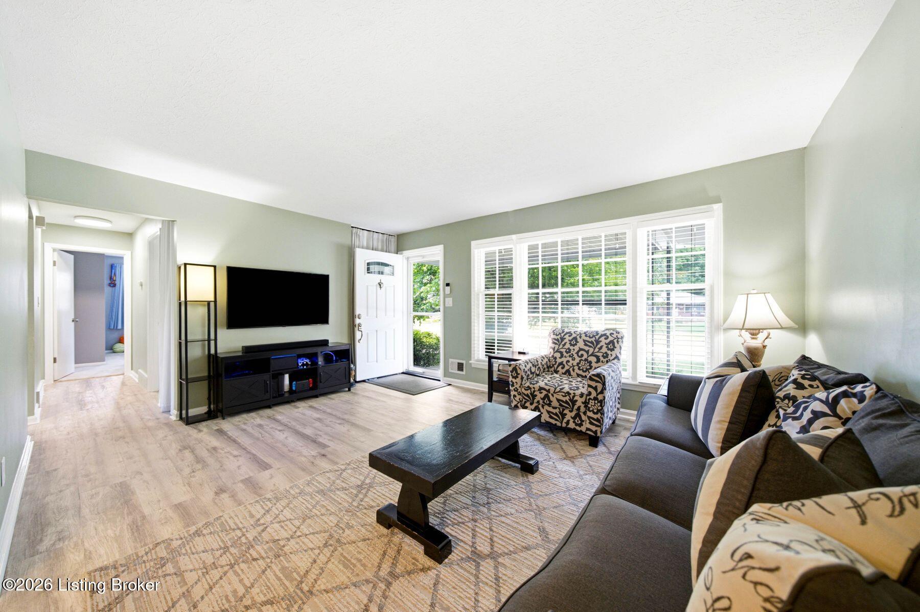 1604 Marne Ct Property Photo 4