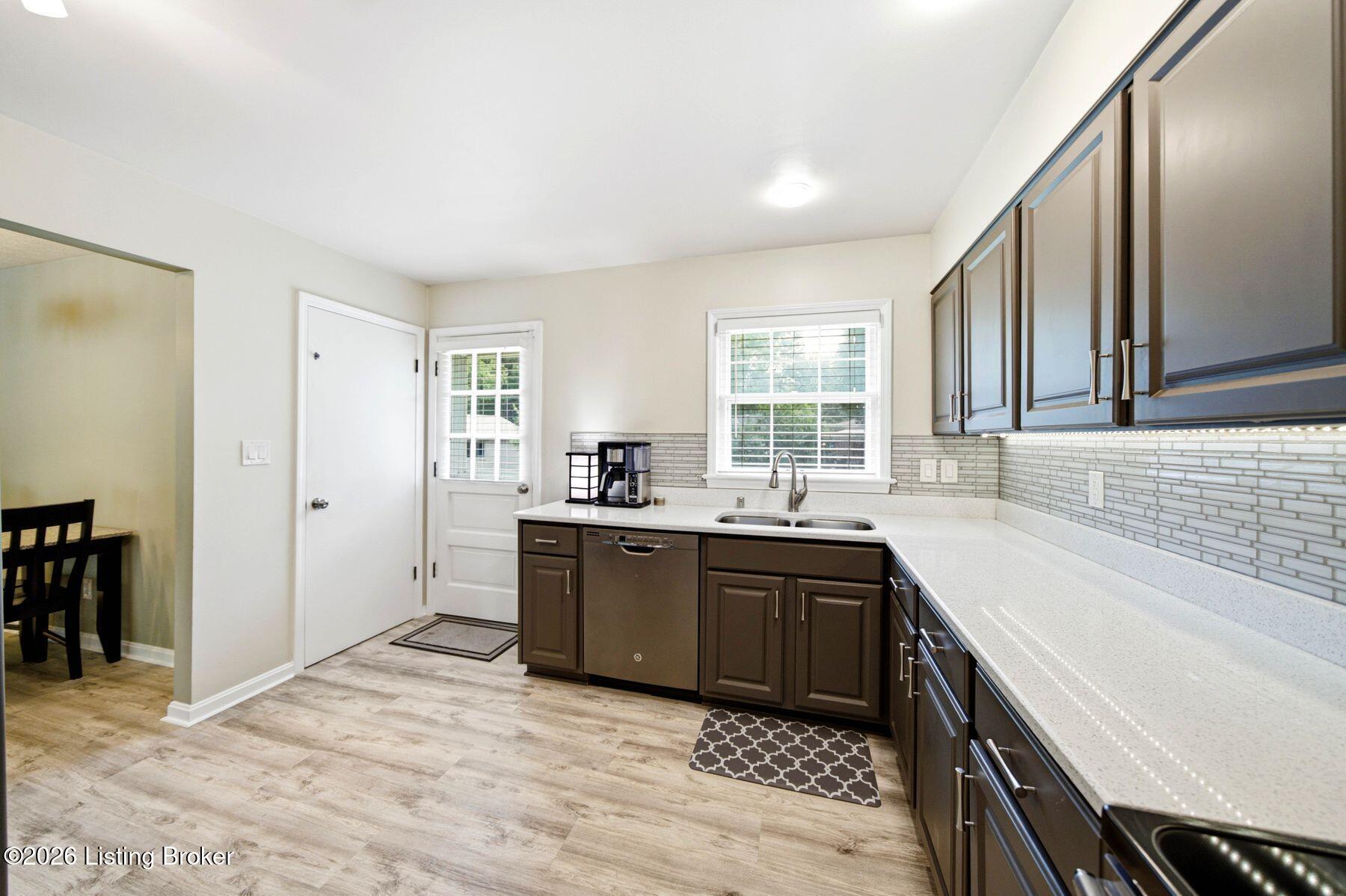 1604 Marne Ct Property Photo 8