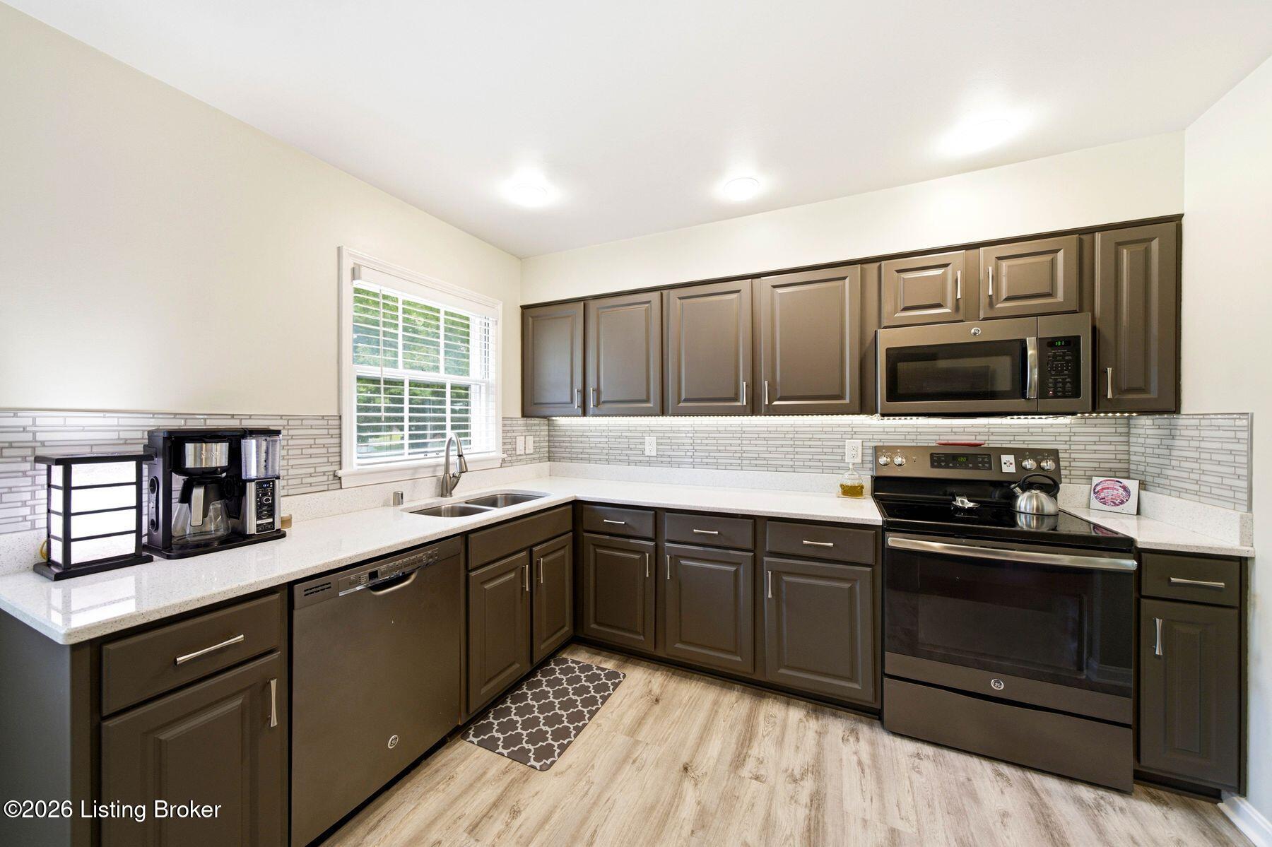 1604 Marne Ct Property Photo 9