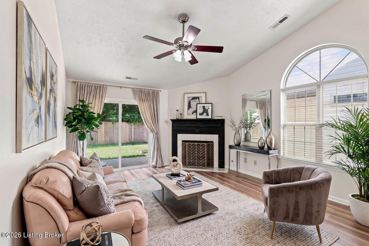 2524 Checkerberry Dr Property Photo 4