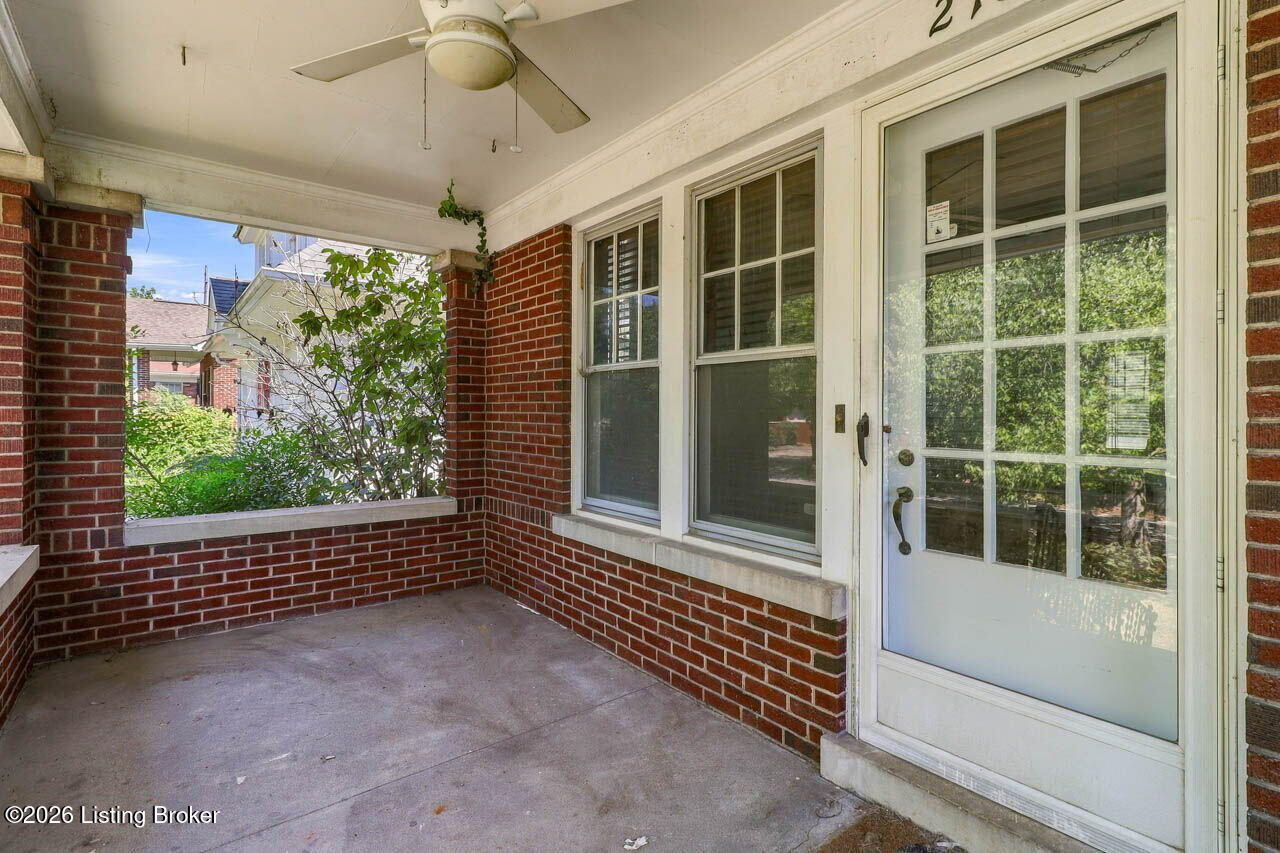 2156 Gladstone Ave Property Photo 2