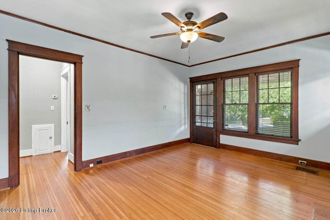 2156 Gladstone Ave Property Photo 5