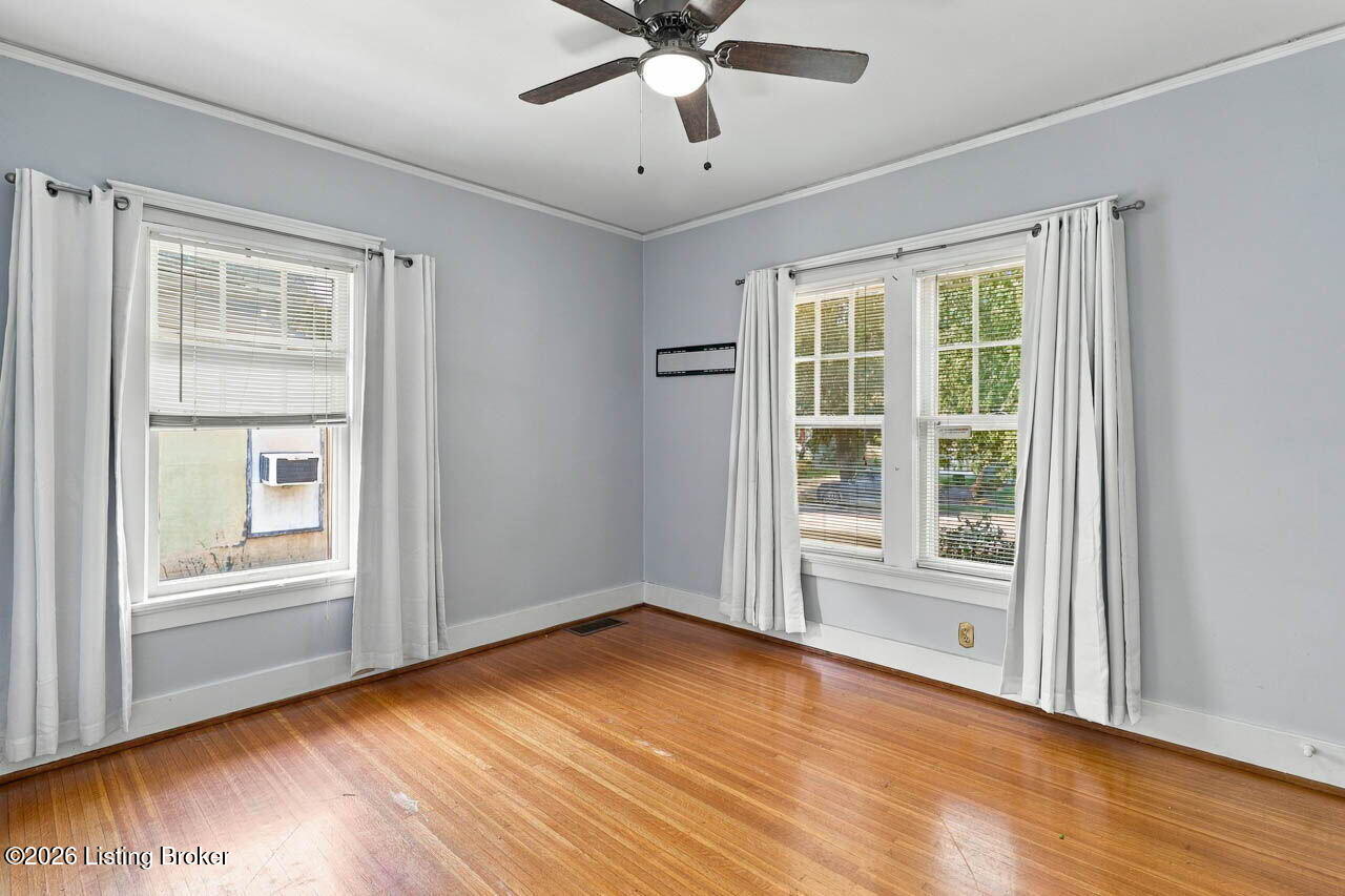 2156 Gladstone Ave Property Photo 16