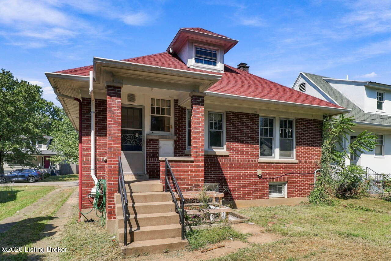 2156 Gladstone Ave Property Photo 38