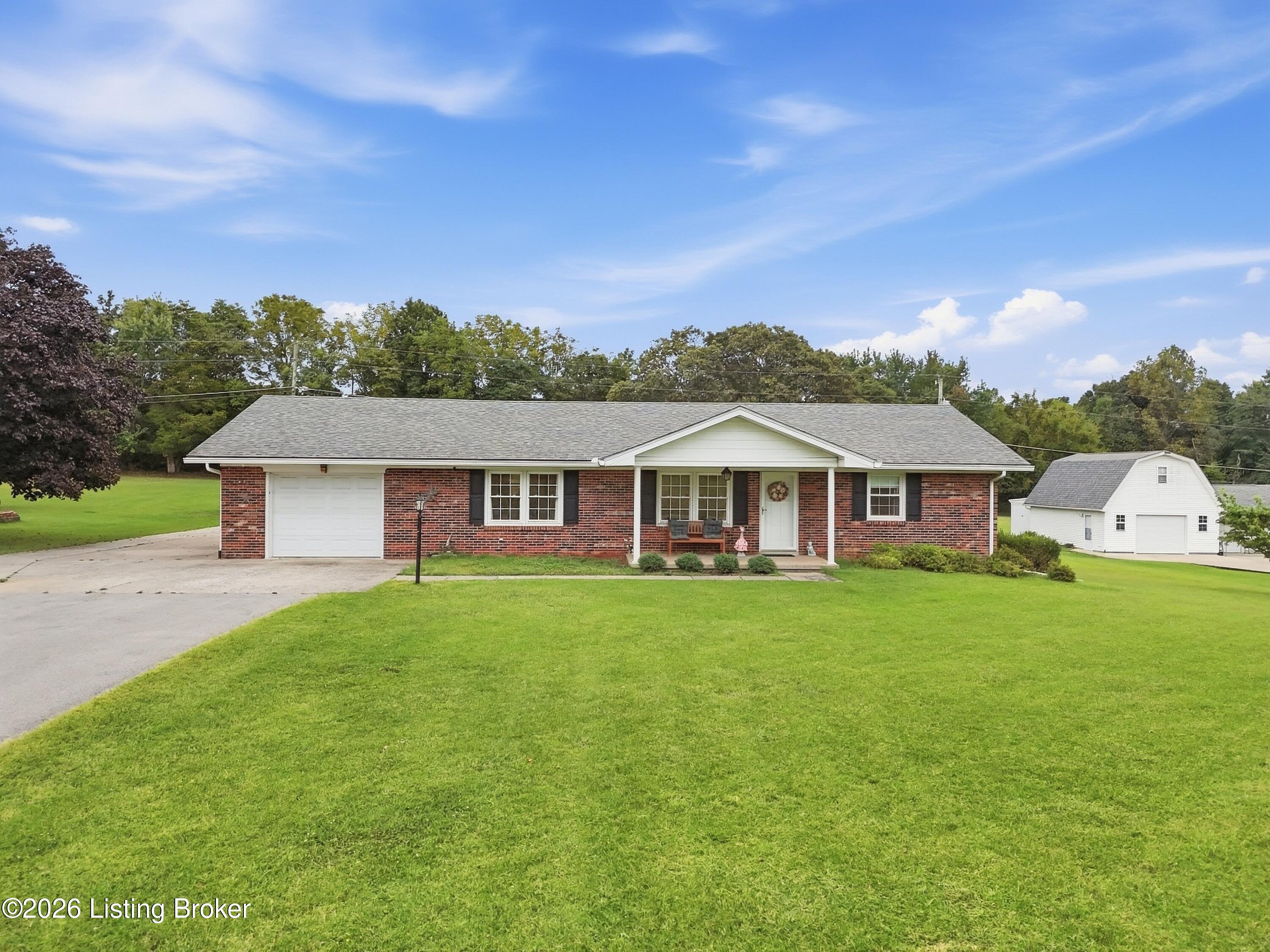 538 Wooden Ln Property Photo 2