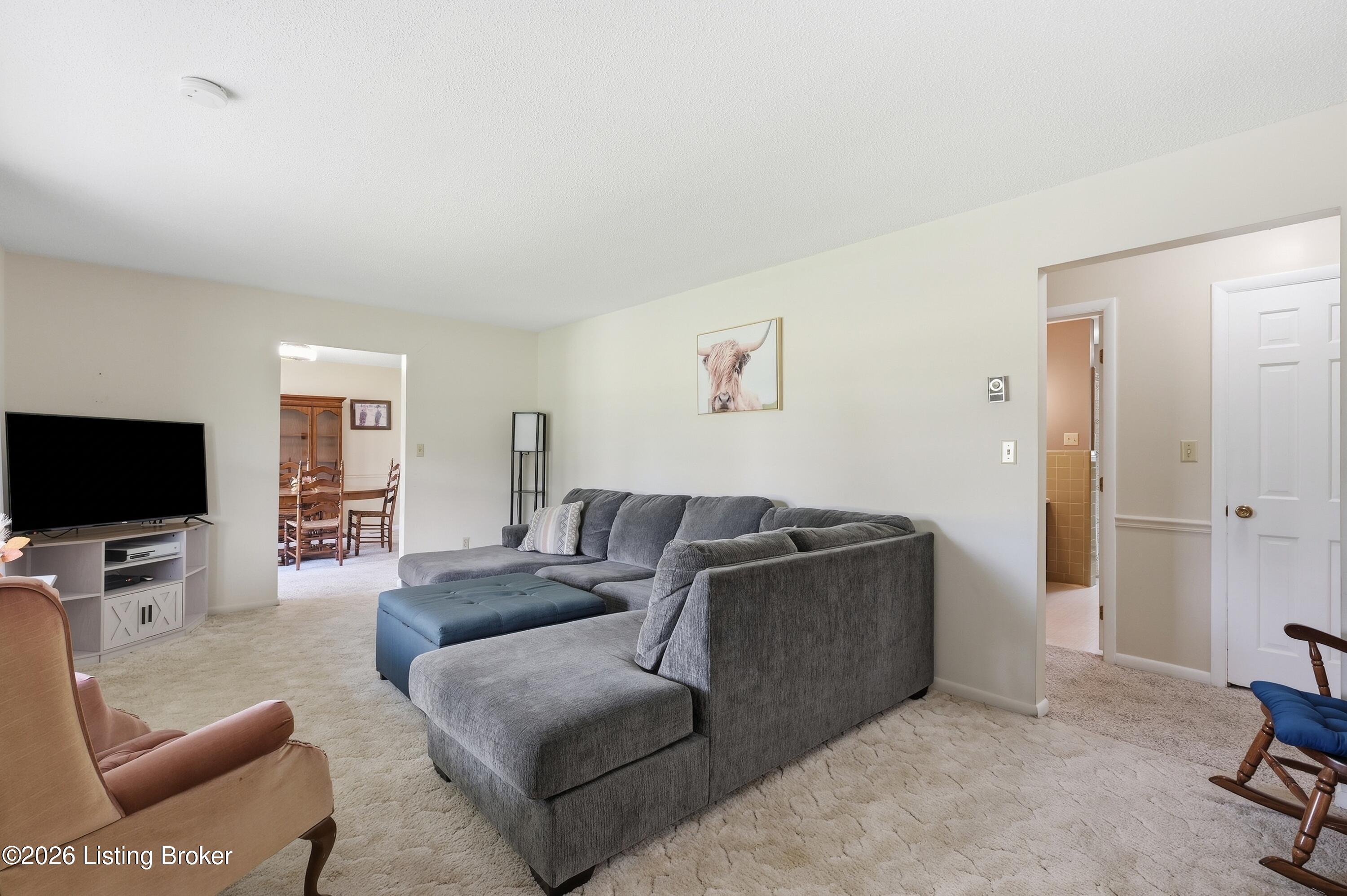 538 Wooden Ln Property Photo 3