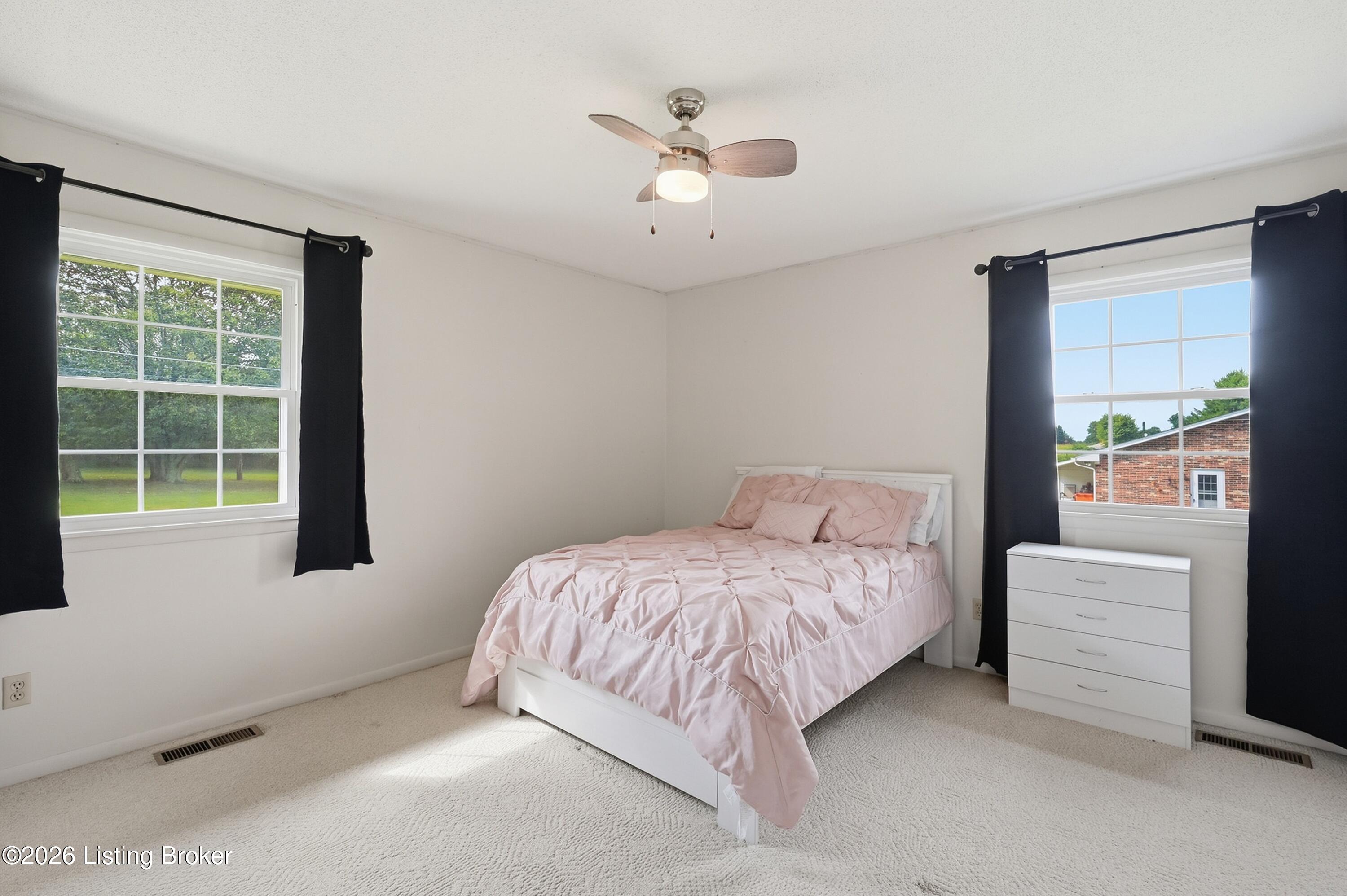 538 Wooden Ln Property Photo 11