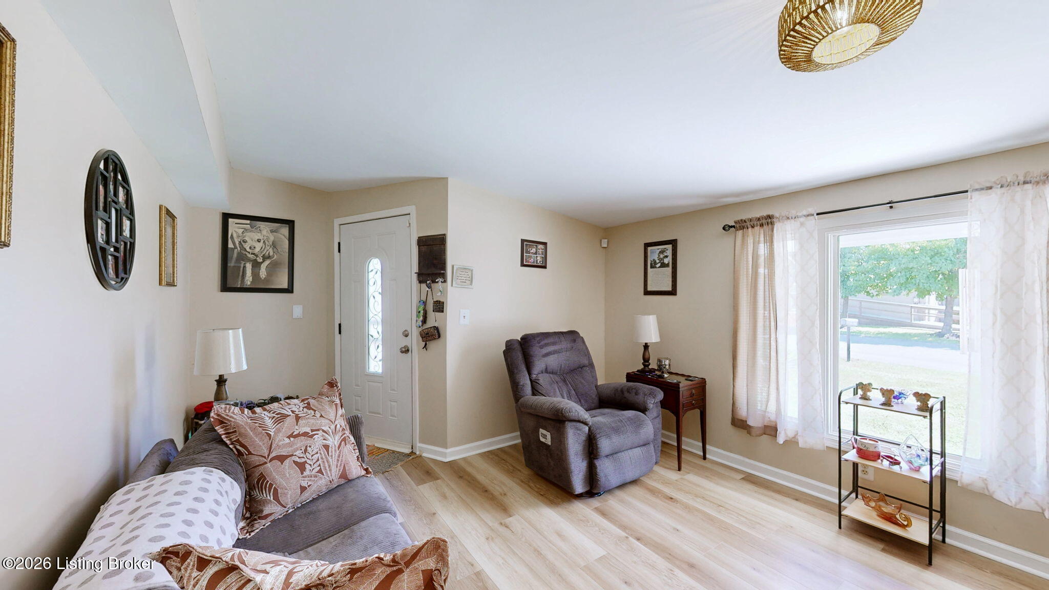 4618 E Overbrook Dr Property Photo 3
