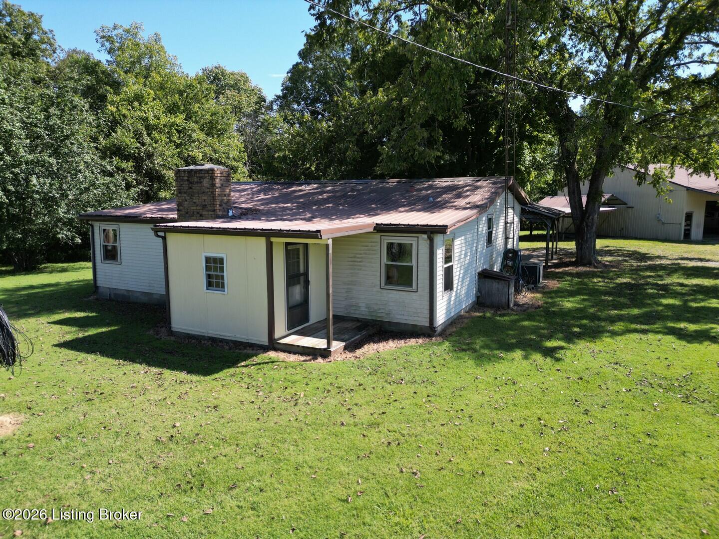 1905 Hickory Grove Rd Property Photo 4