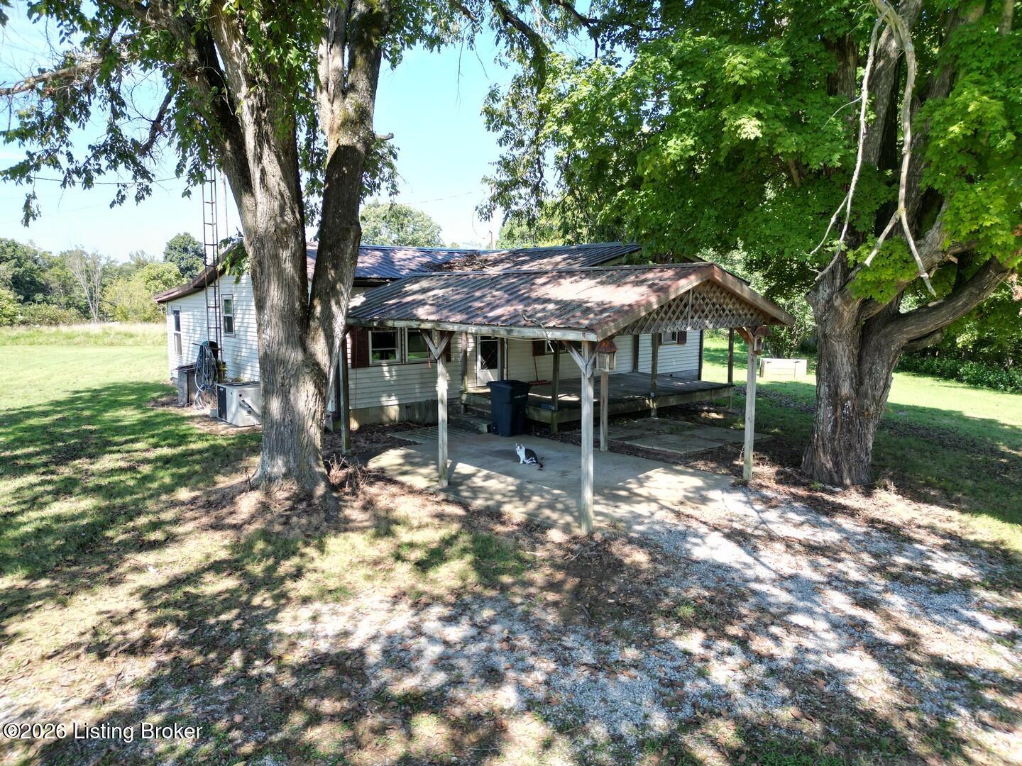 1905 Hickory Grove Rd Property Photo 8