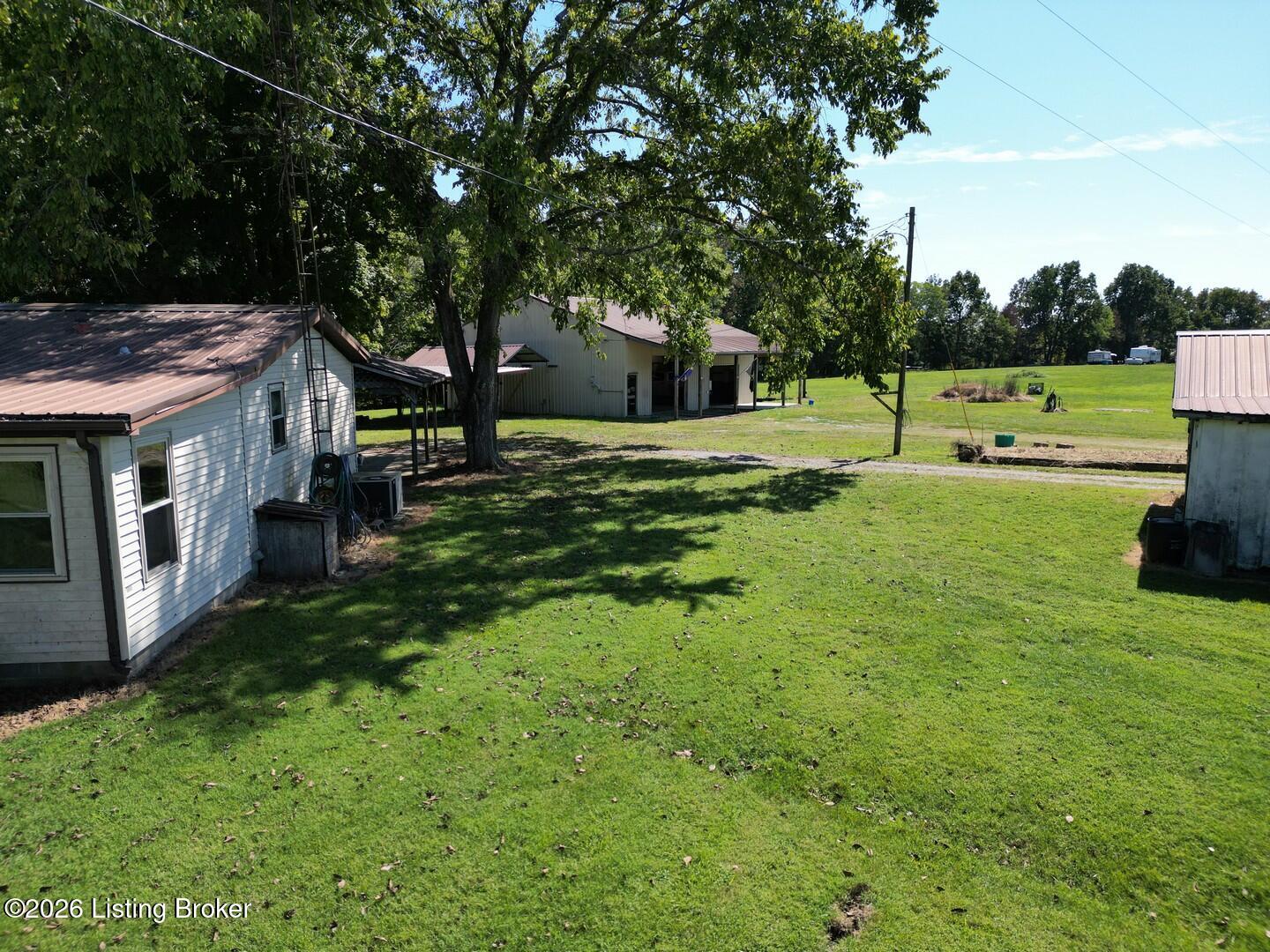 1905 Hickory Grove Rd Property Photo 9