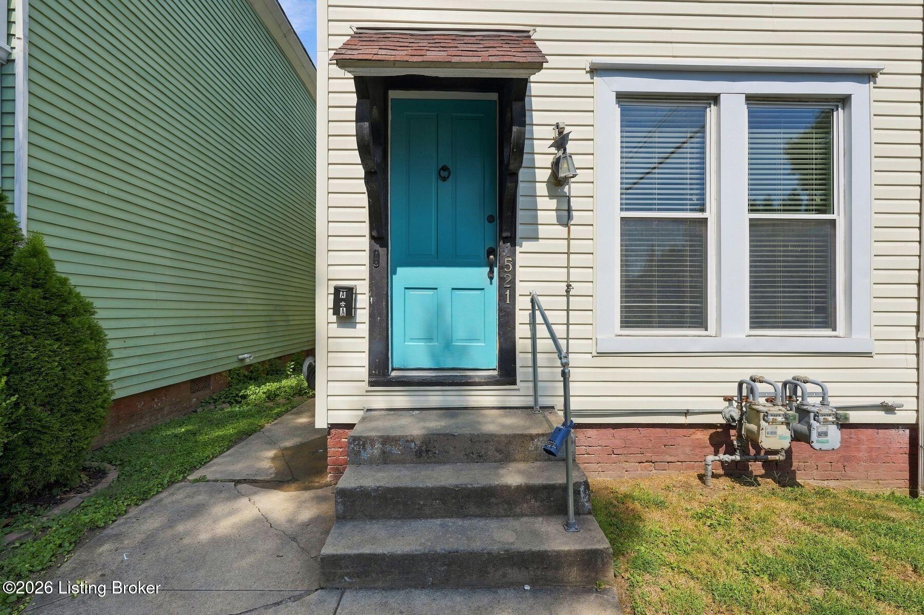 1521 Morton Ave Property Photo 3