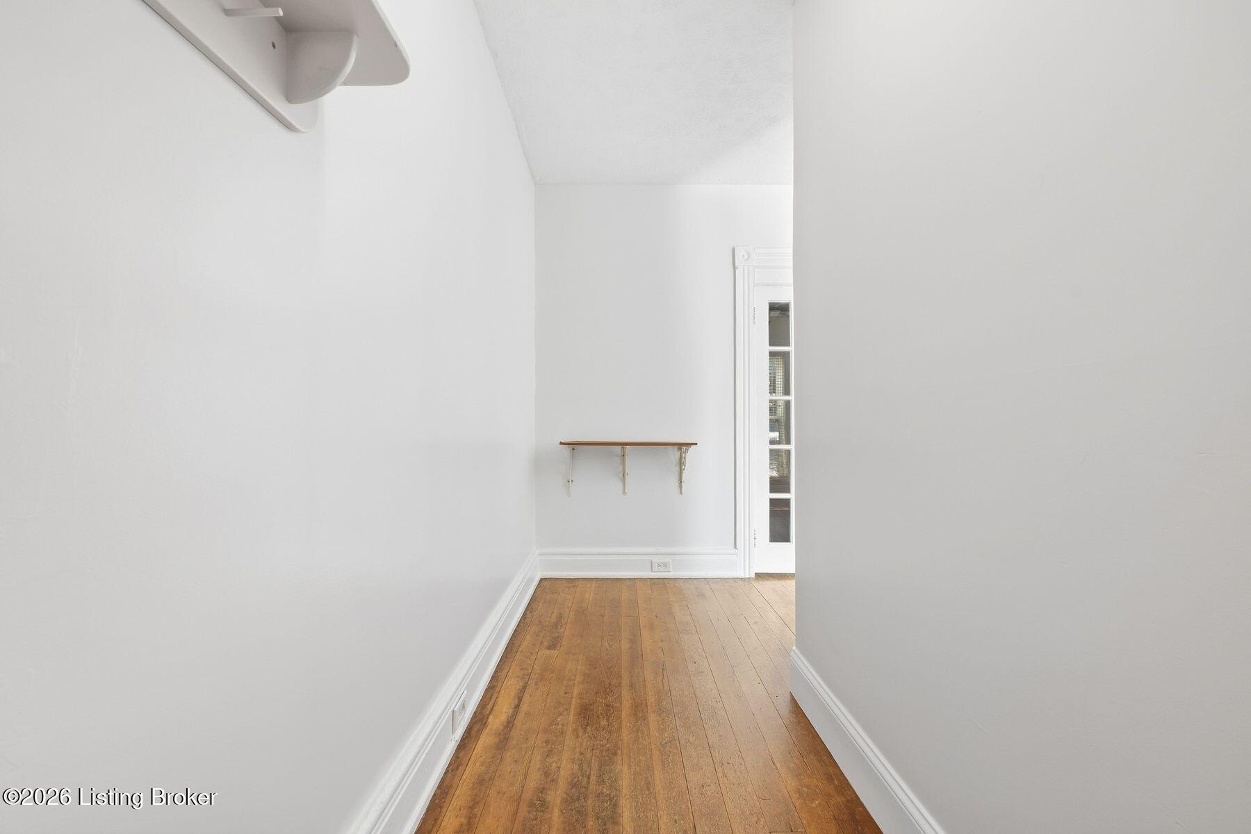 1521 Morton Ave Property Photo 4