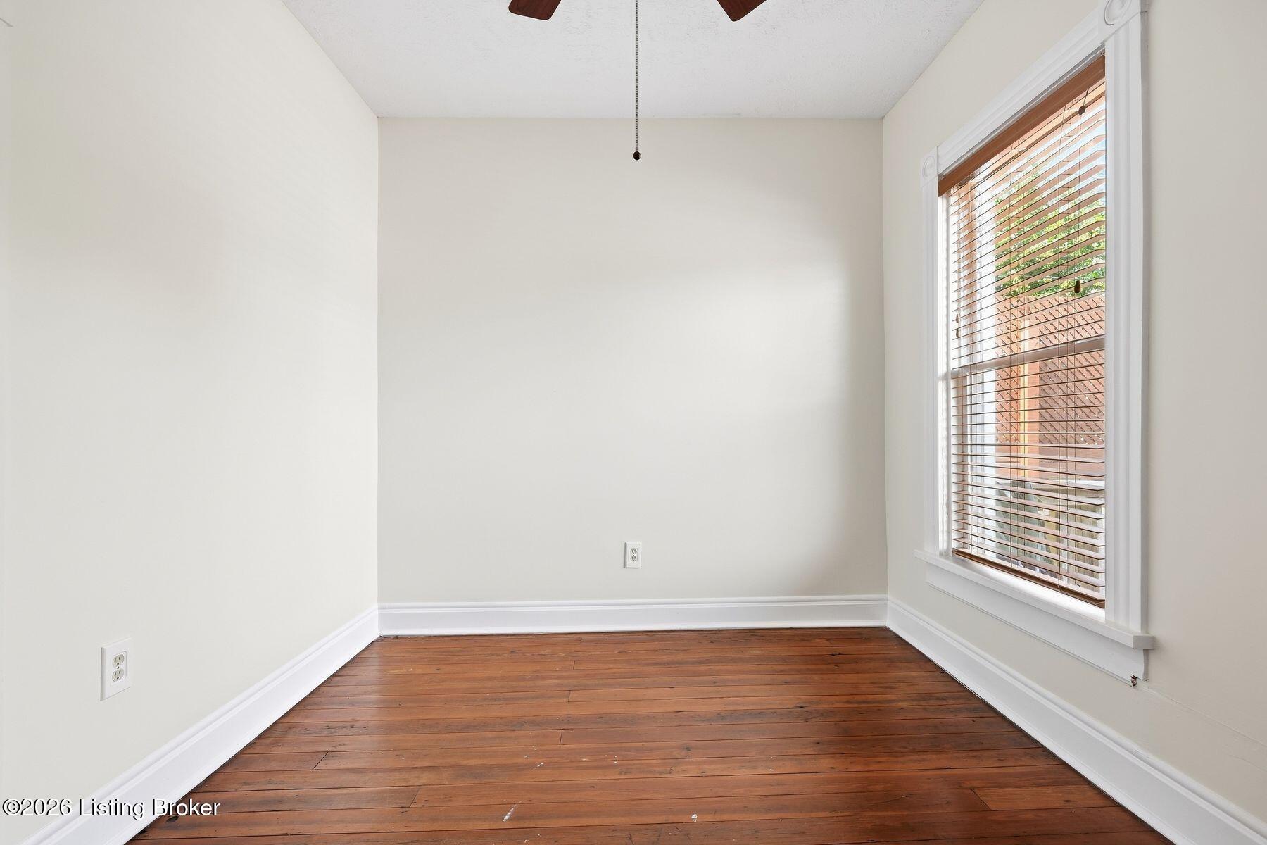 1521 Morton Ave Property Photo 13